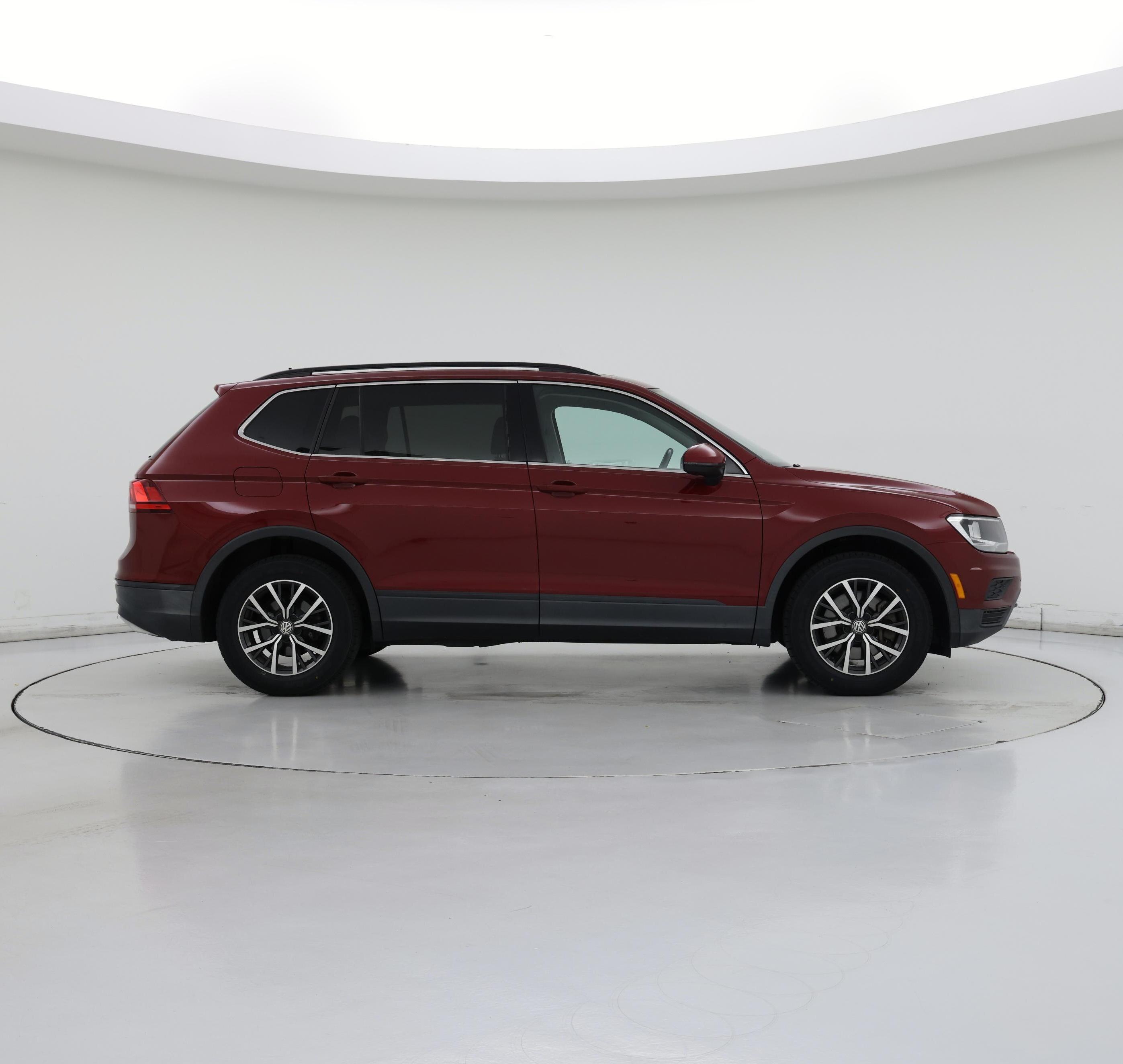 Thumbnail: 2019 Volkswagen Tiguan - 7