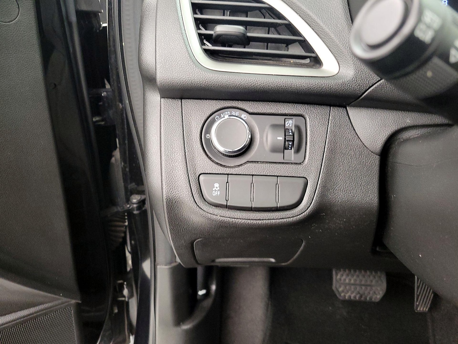 2021 Chevrolet Spark LS - Photo 14