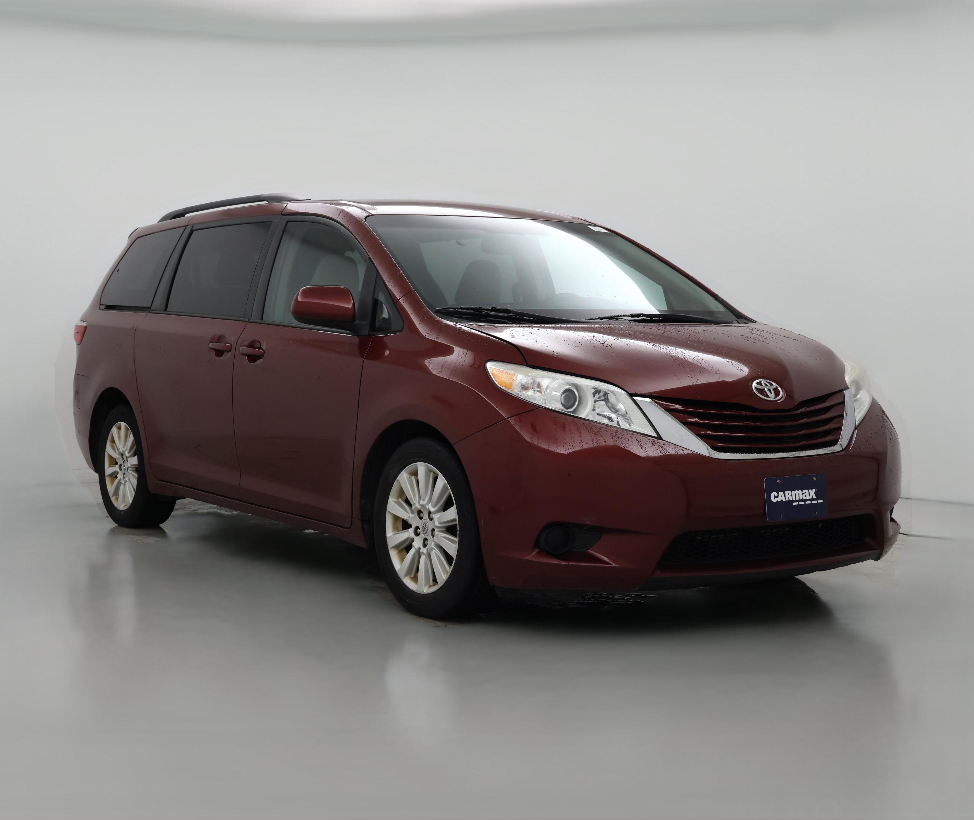 Thumbnail: 2015 Toyota Sienna - 1