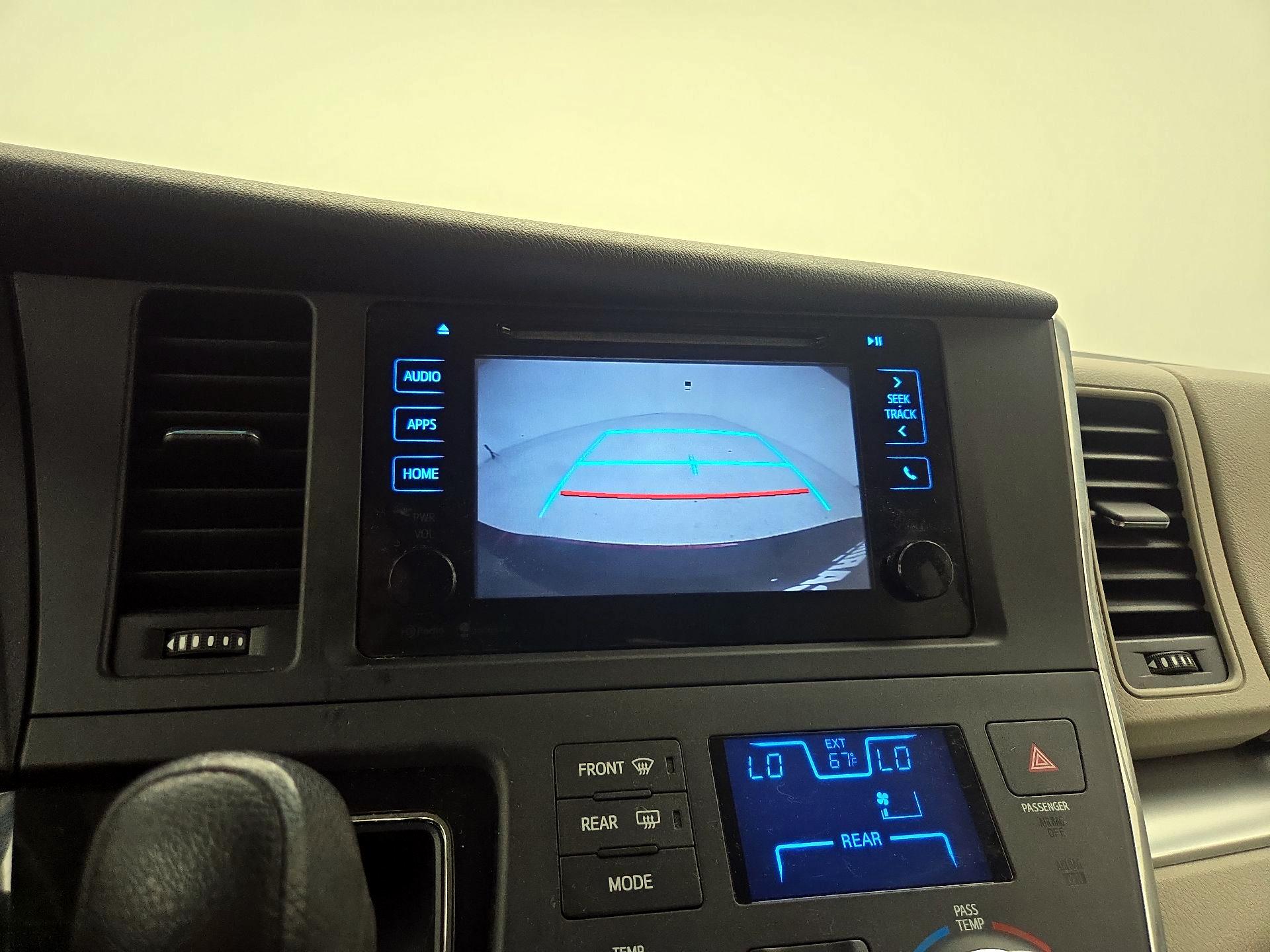 Thumbnail: 2015 Toyota Sienna - 14