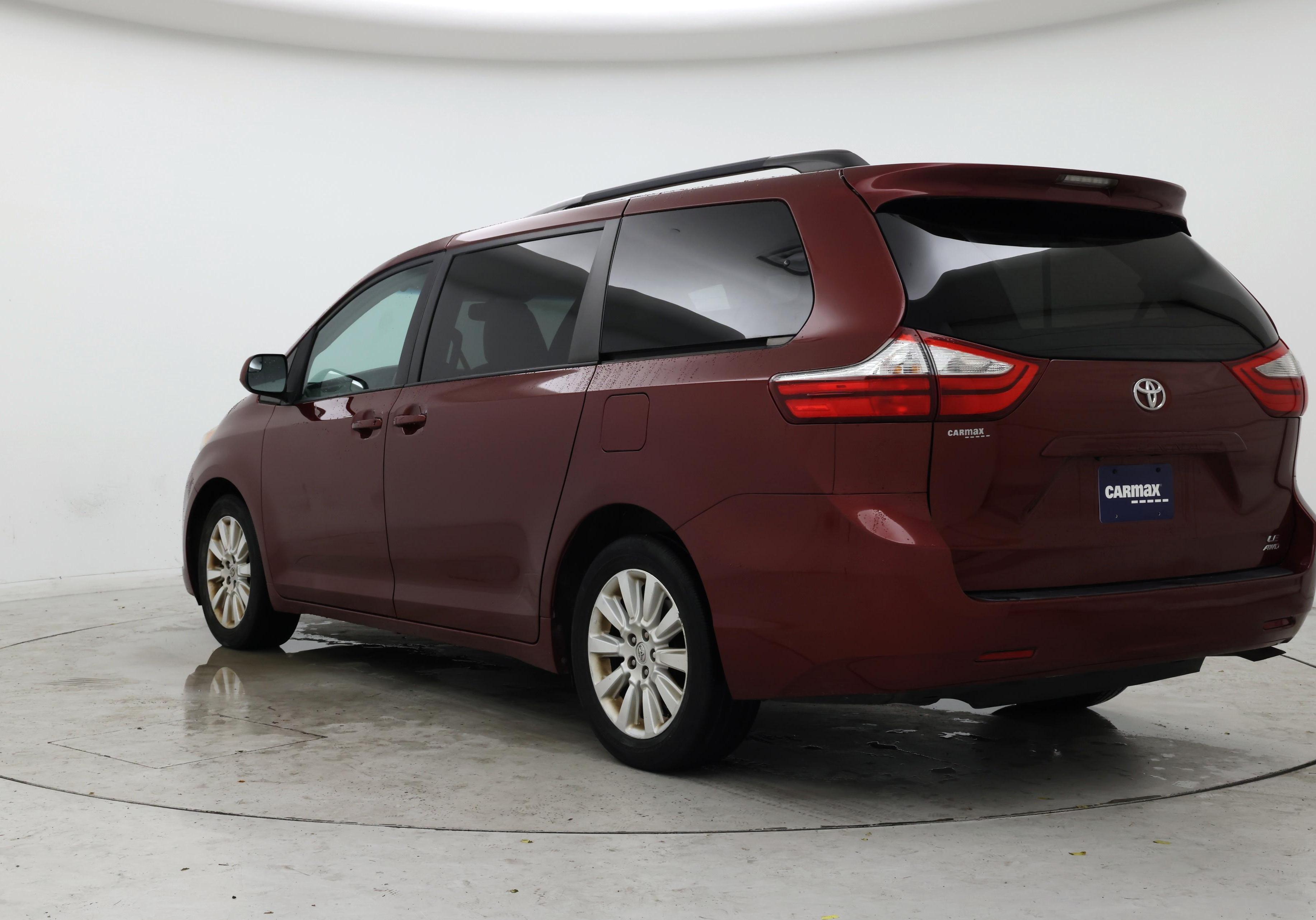 Thumbnail: 2015 Toyota Sienna - 2