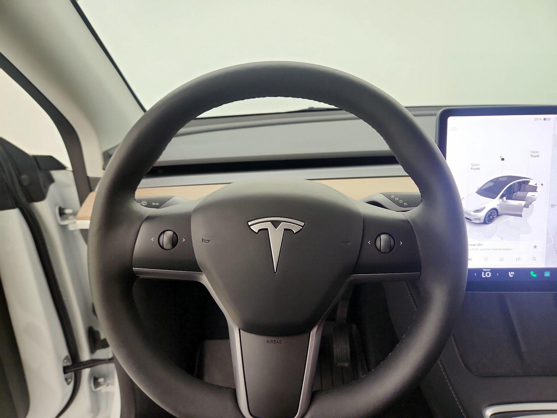 Thumbnail: 2023 Tesla Model Y - 10