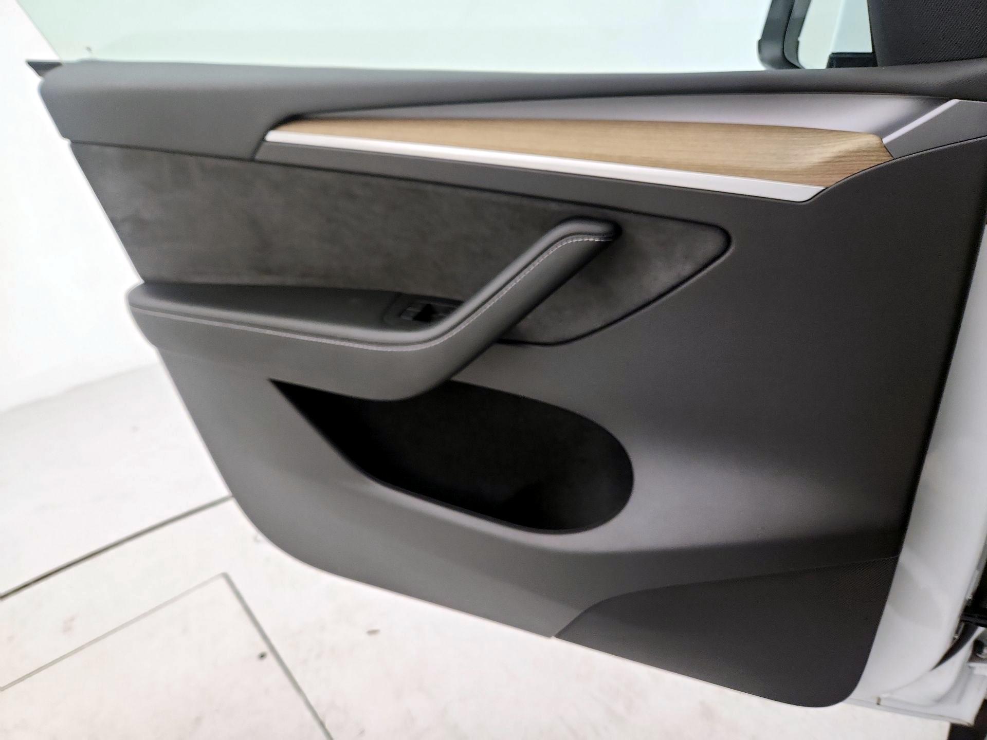 Thumbnail: 2023 Tesla Model Y - 12