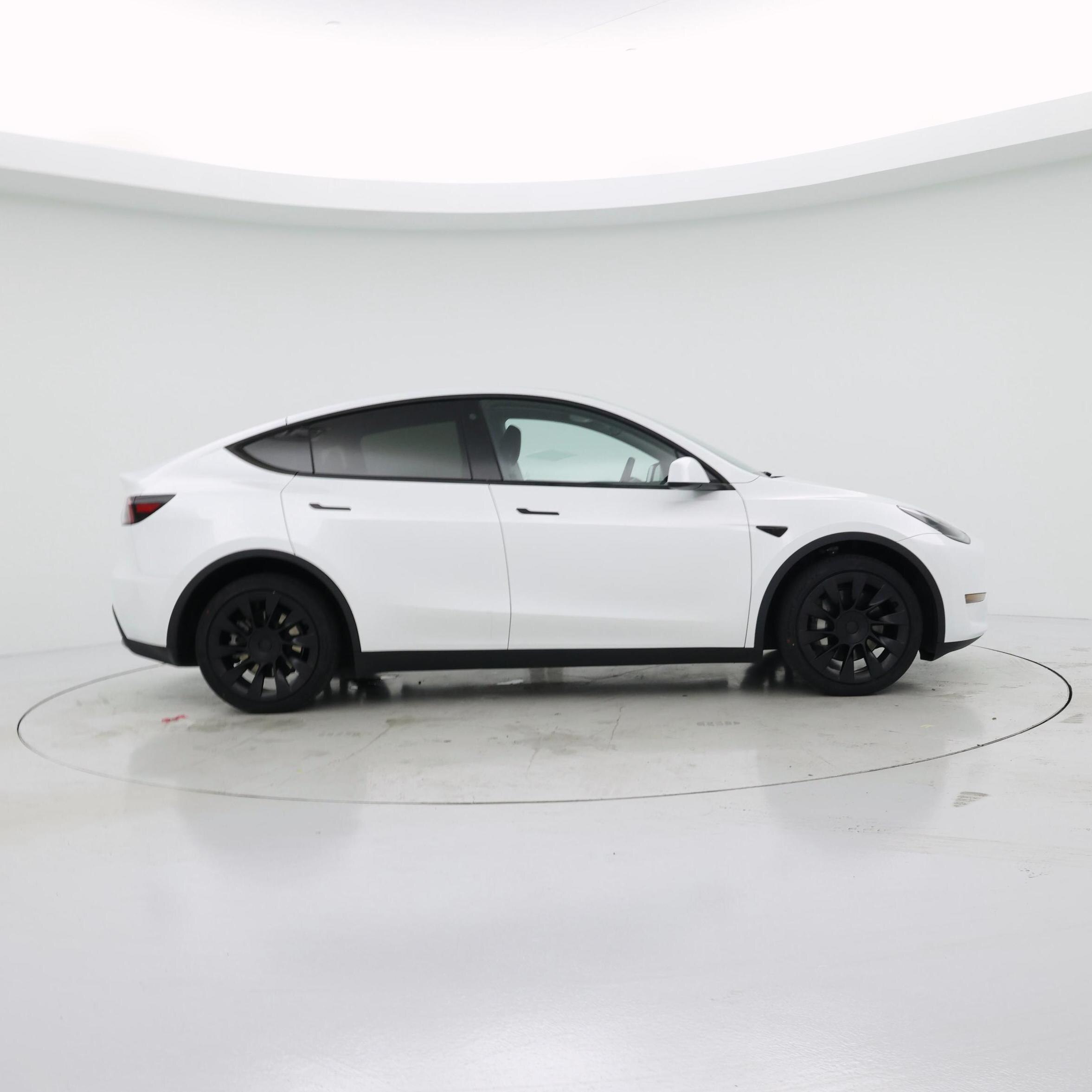 Thumbnail: 2023 Tesla Model Y - 7