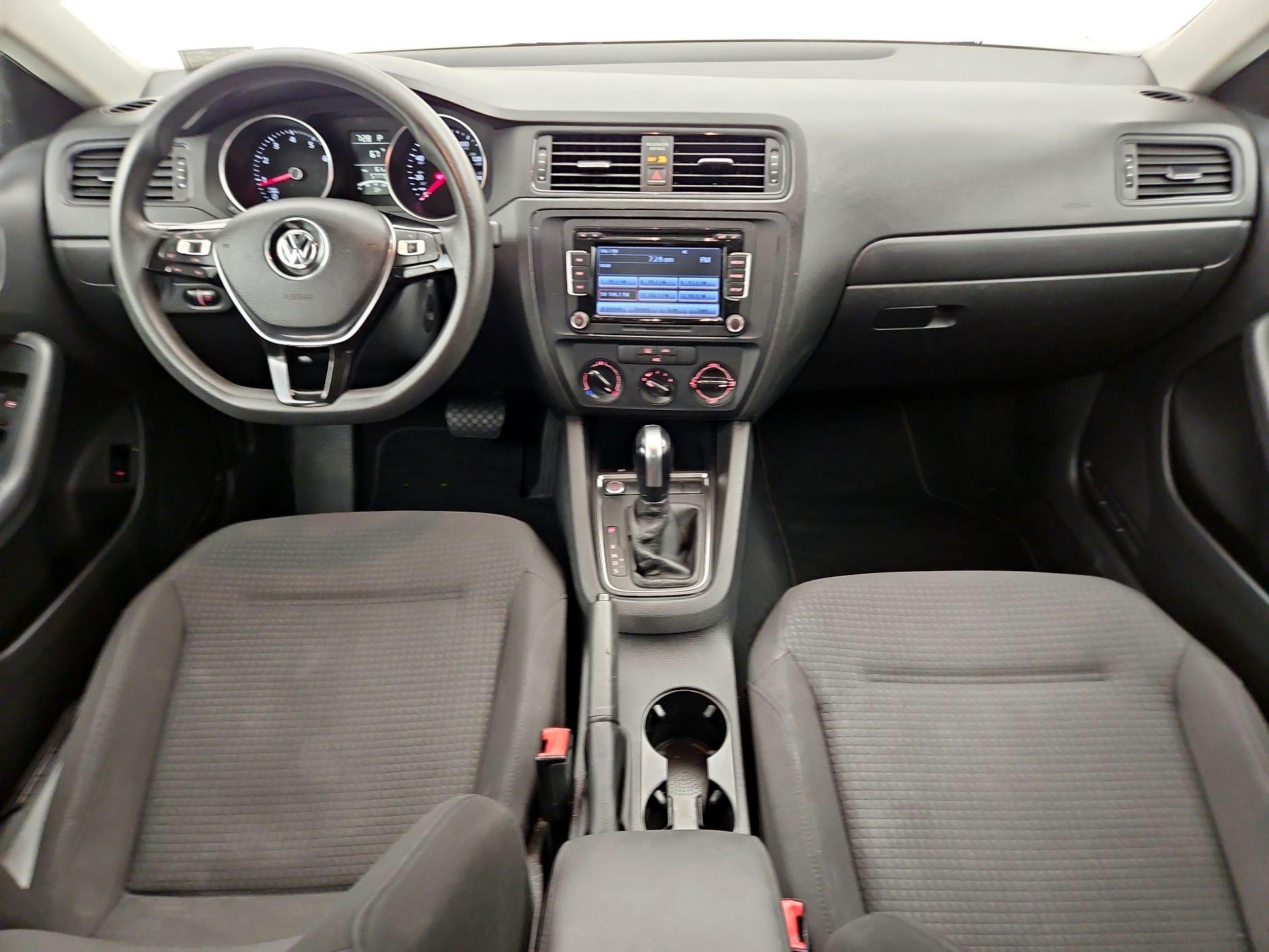 Thumbnail: 2015 Volkswagen Jetta - 9