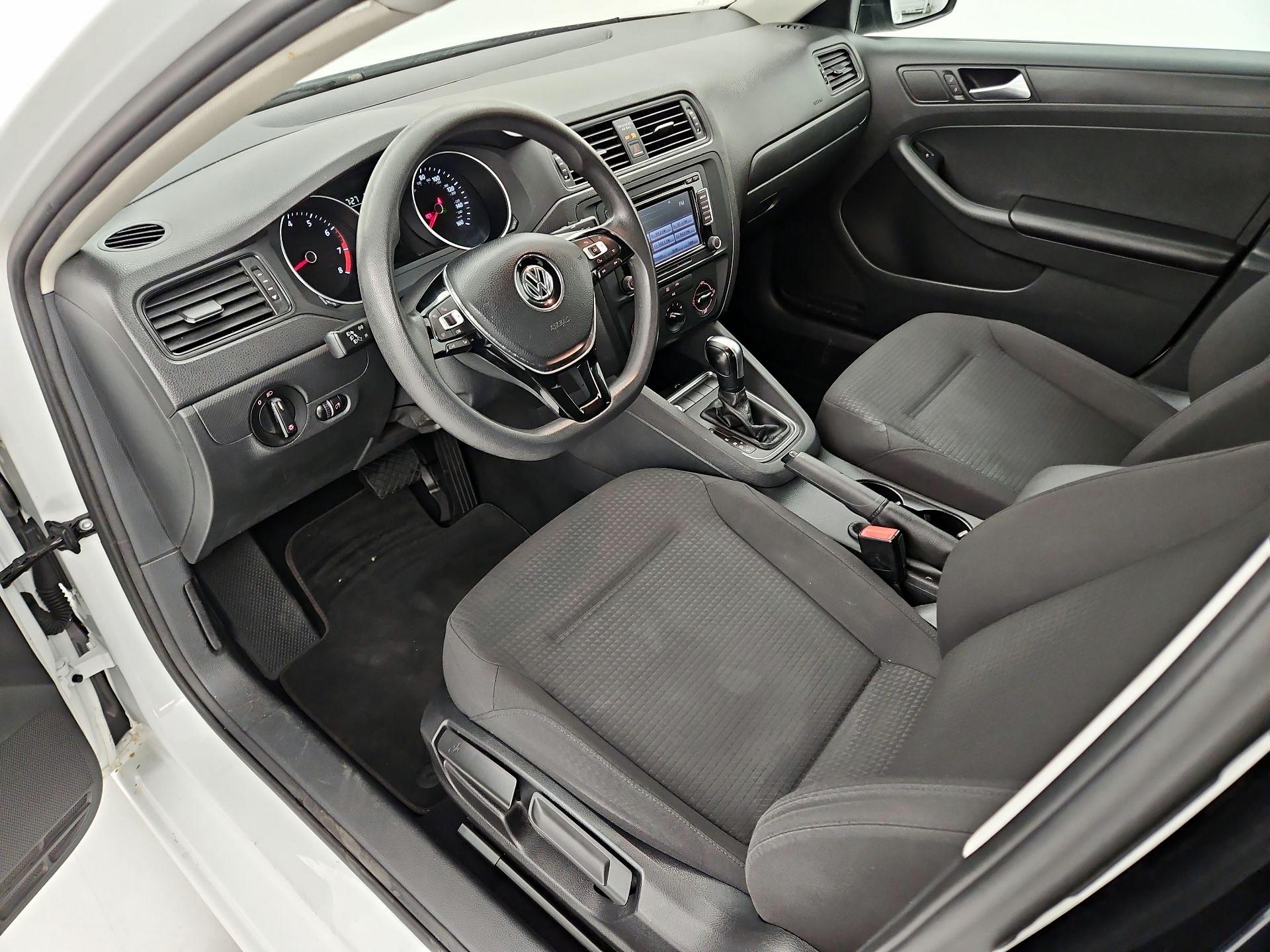 Thumbnail: 2015 Volkswagen Jetta - 11