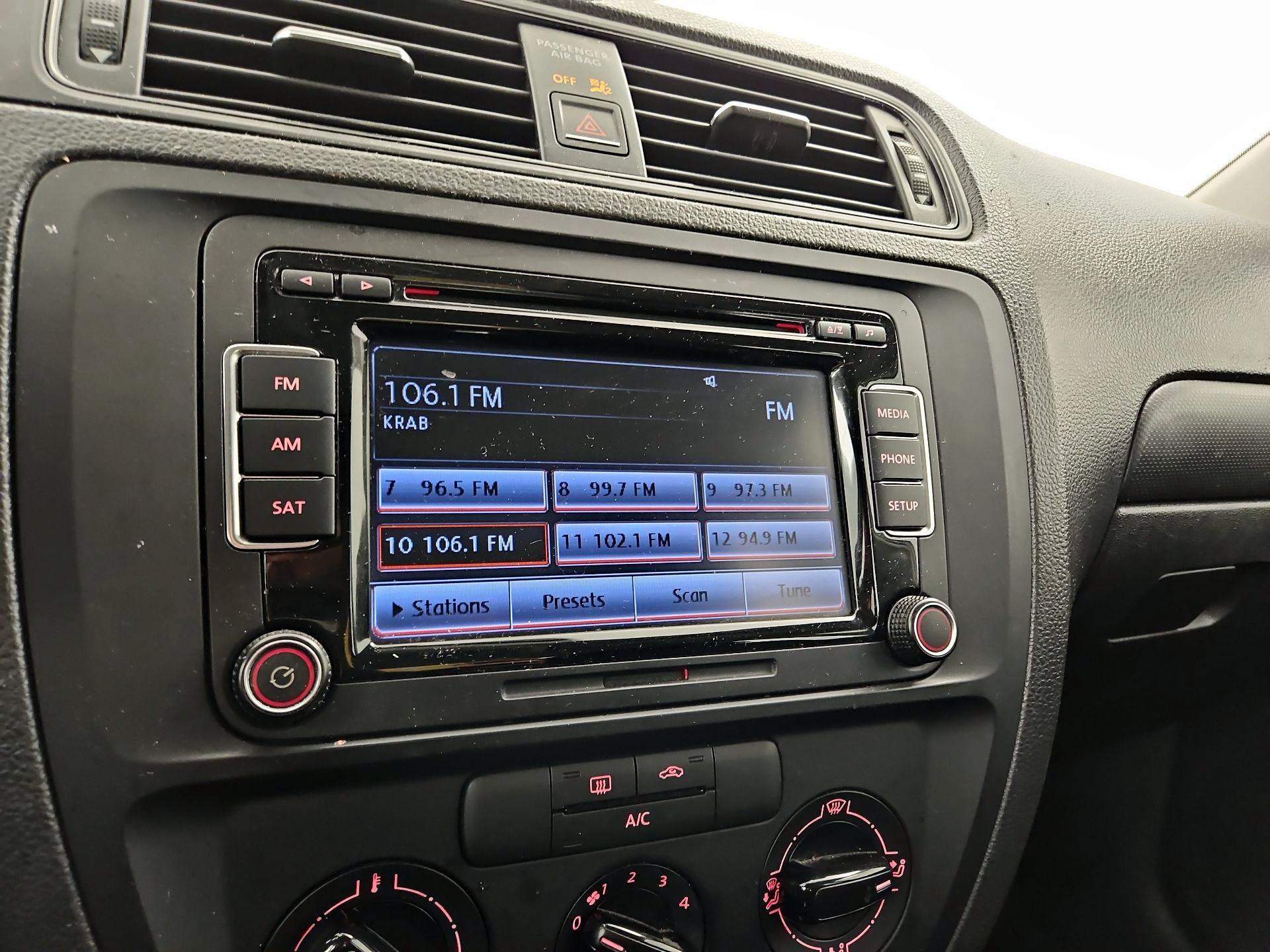 Thumbnail: 2015 Volkswagen Jetta - 15