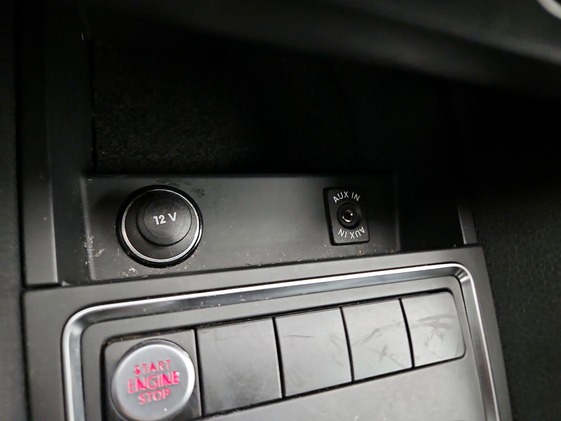 Thumbnail: 2015 Volkswagen Jetta - 18