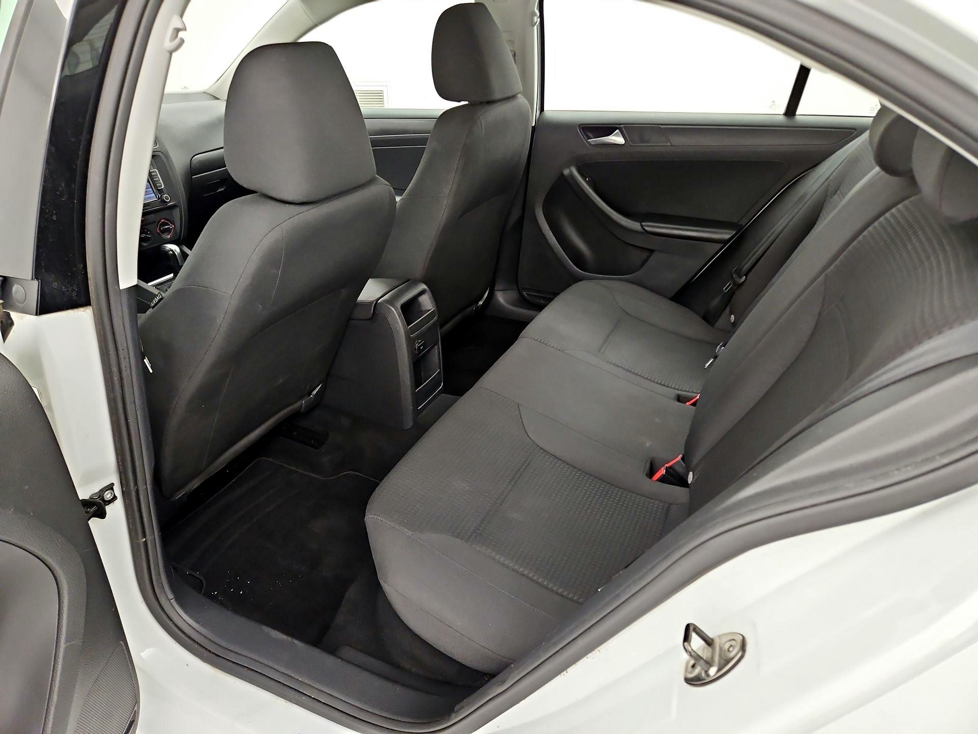 Thumbnail: 2015 Volkswagen Jetta - 19