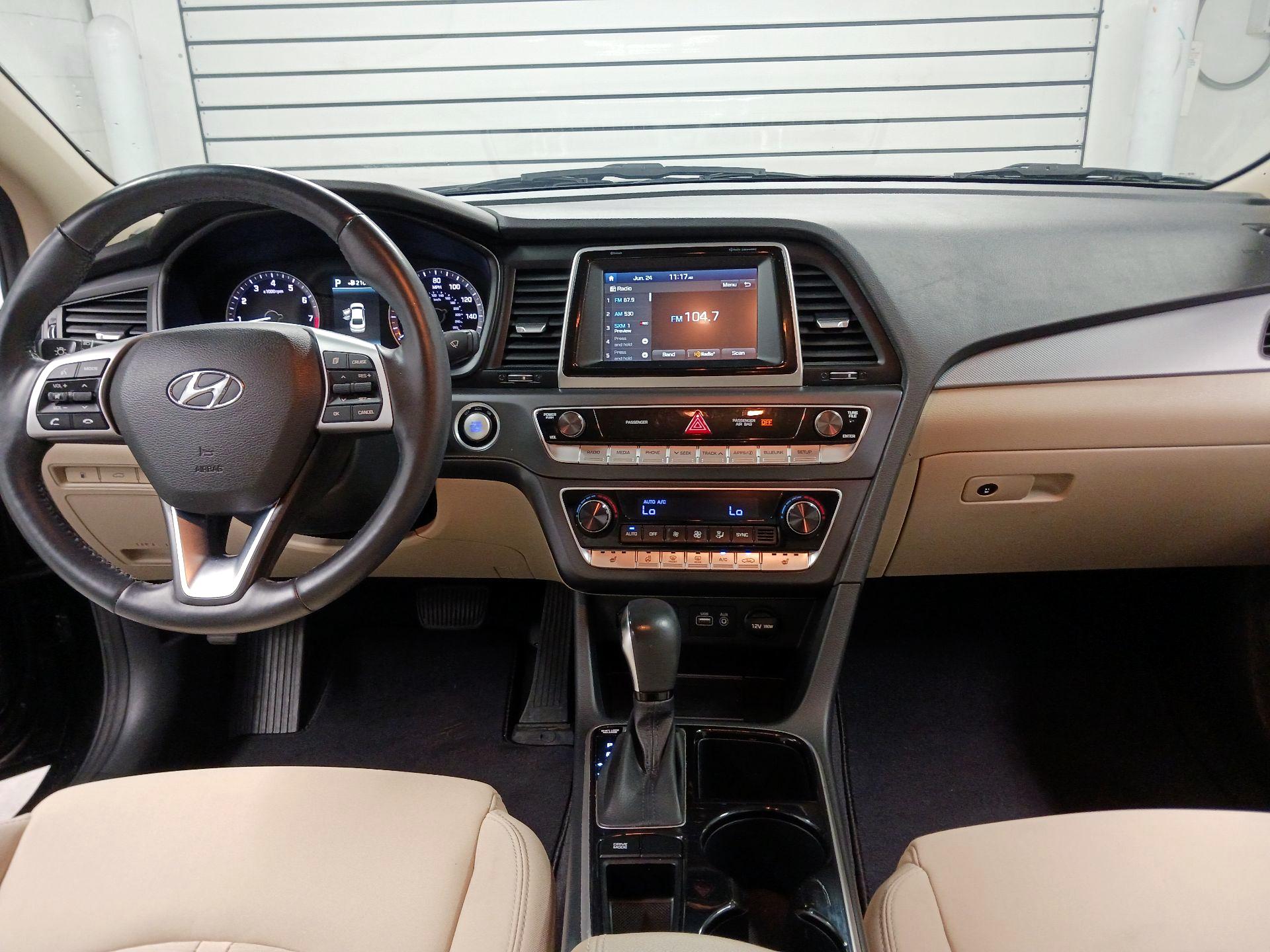 Thumbnail: 2019 Hyundai Sonata - 9