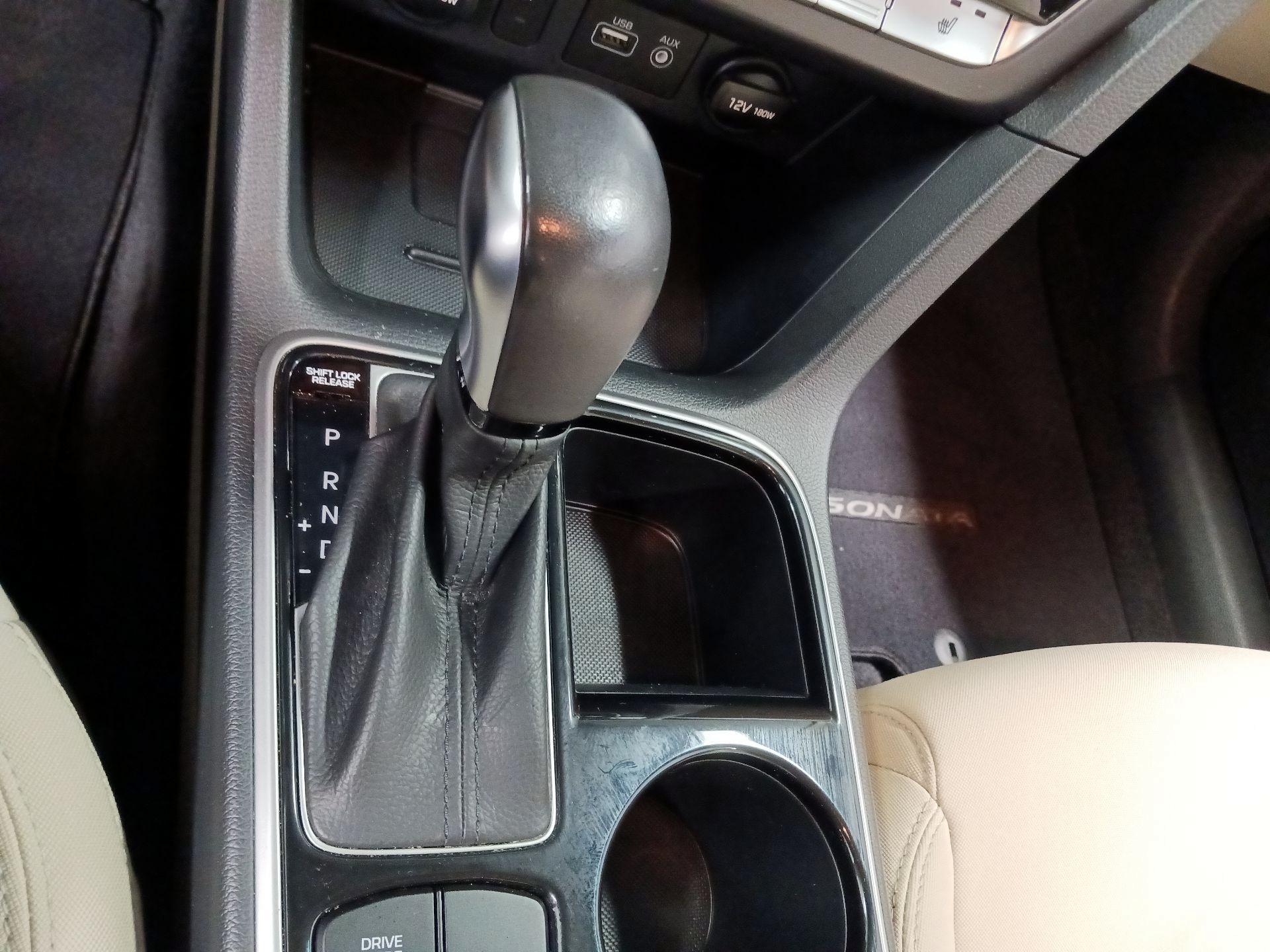 Thumbnail: 2019 Hyundai Sonata - 16