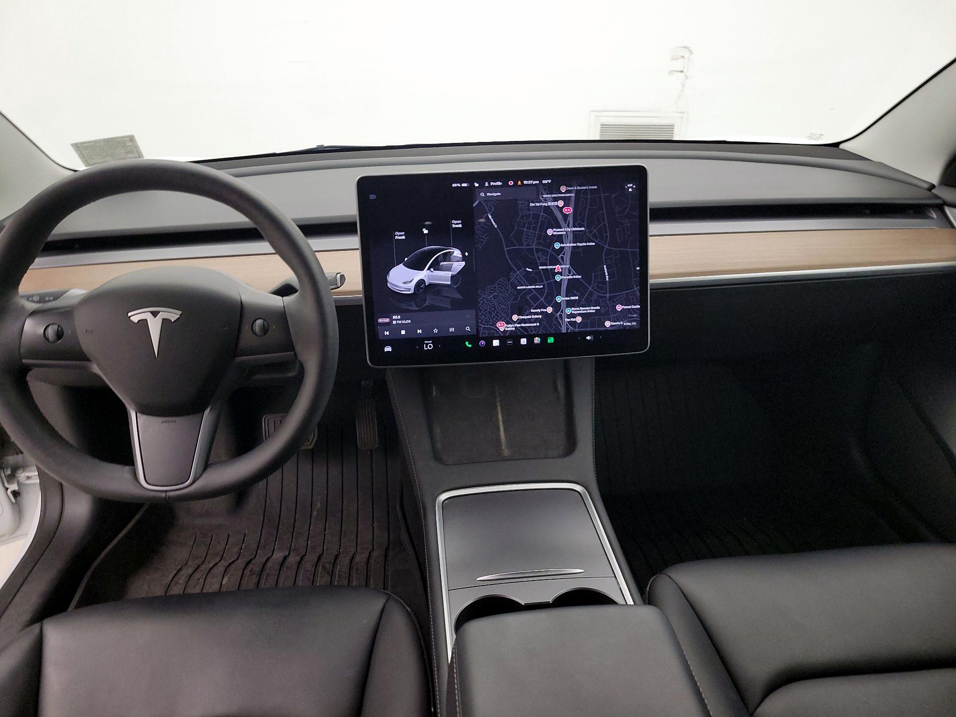 Thumbnail: 2023 Tesla Model 3 - 9