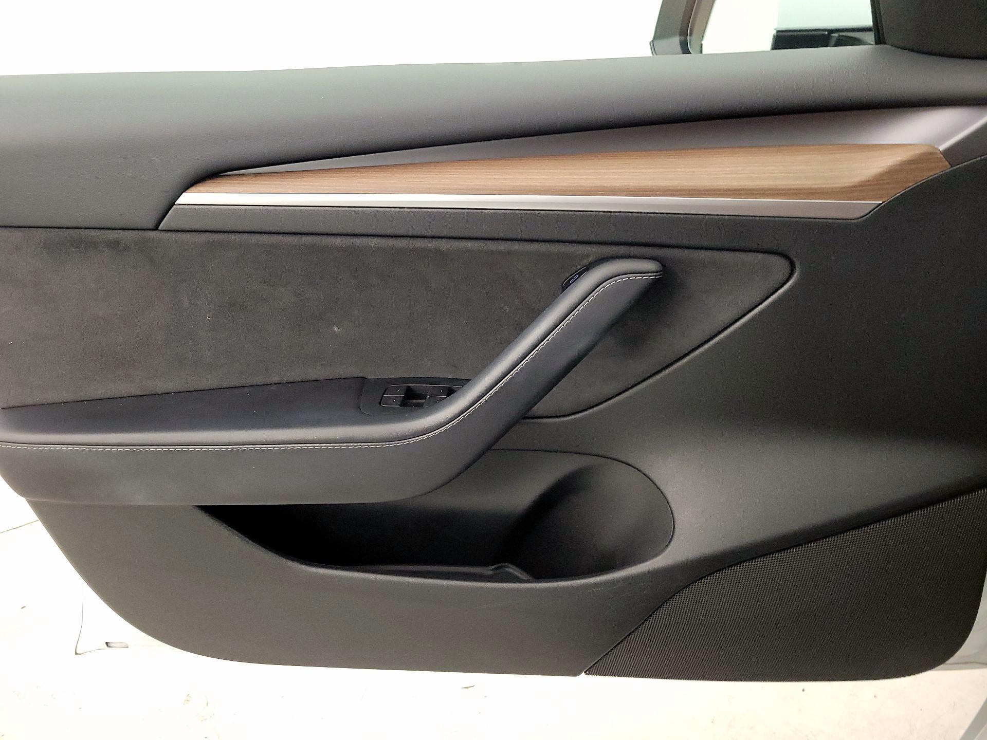 Thumbnail: 2023 Tesla Model 3 - 12