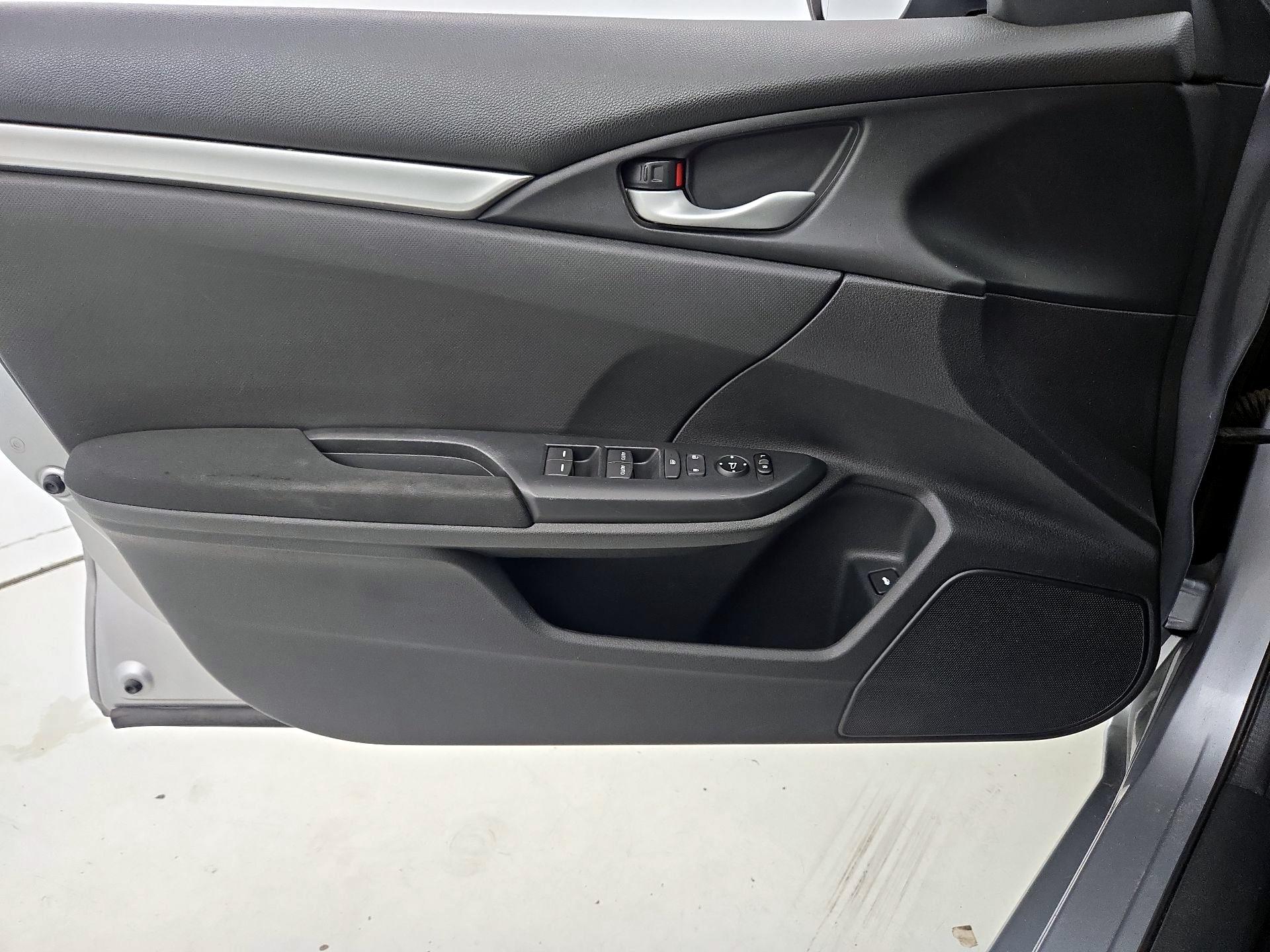 Thumbnail: 2016 Honda Civic - 12