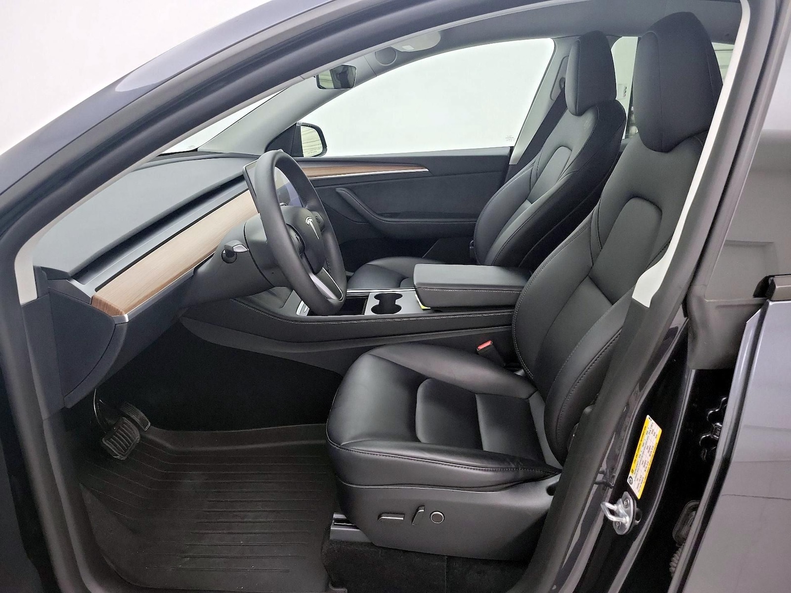 2024 Tesla Model Y Long Range - Photo 12