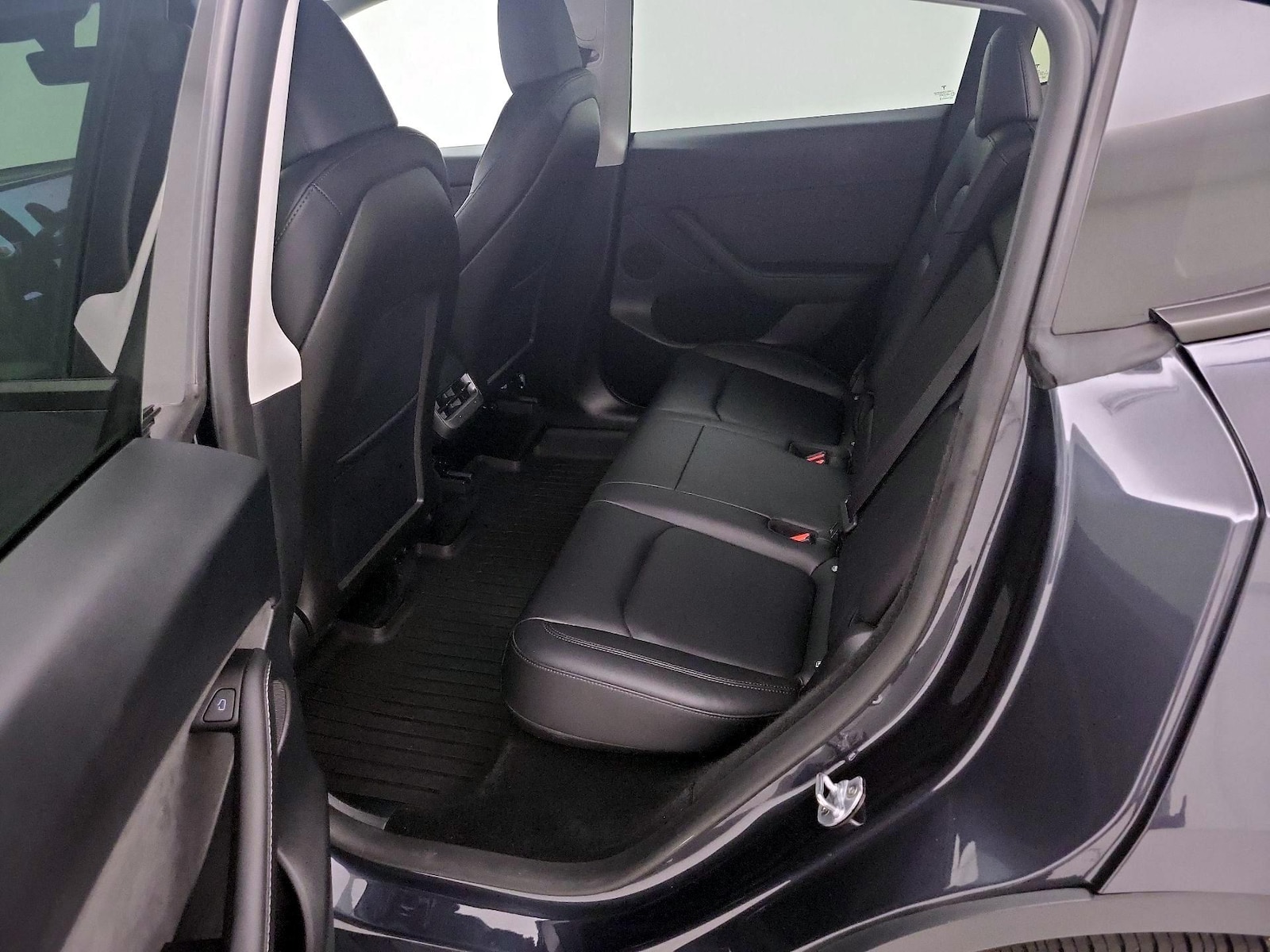 2024 Tesla Model Y Long Range - Photo 20