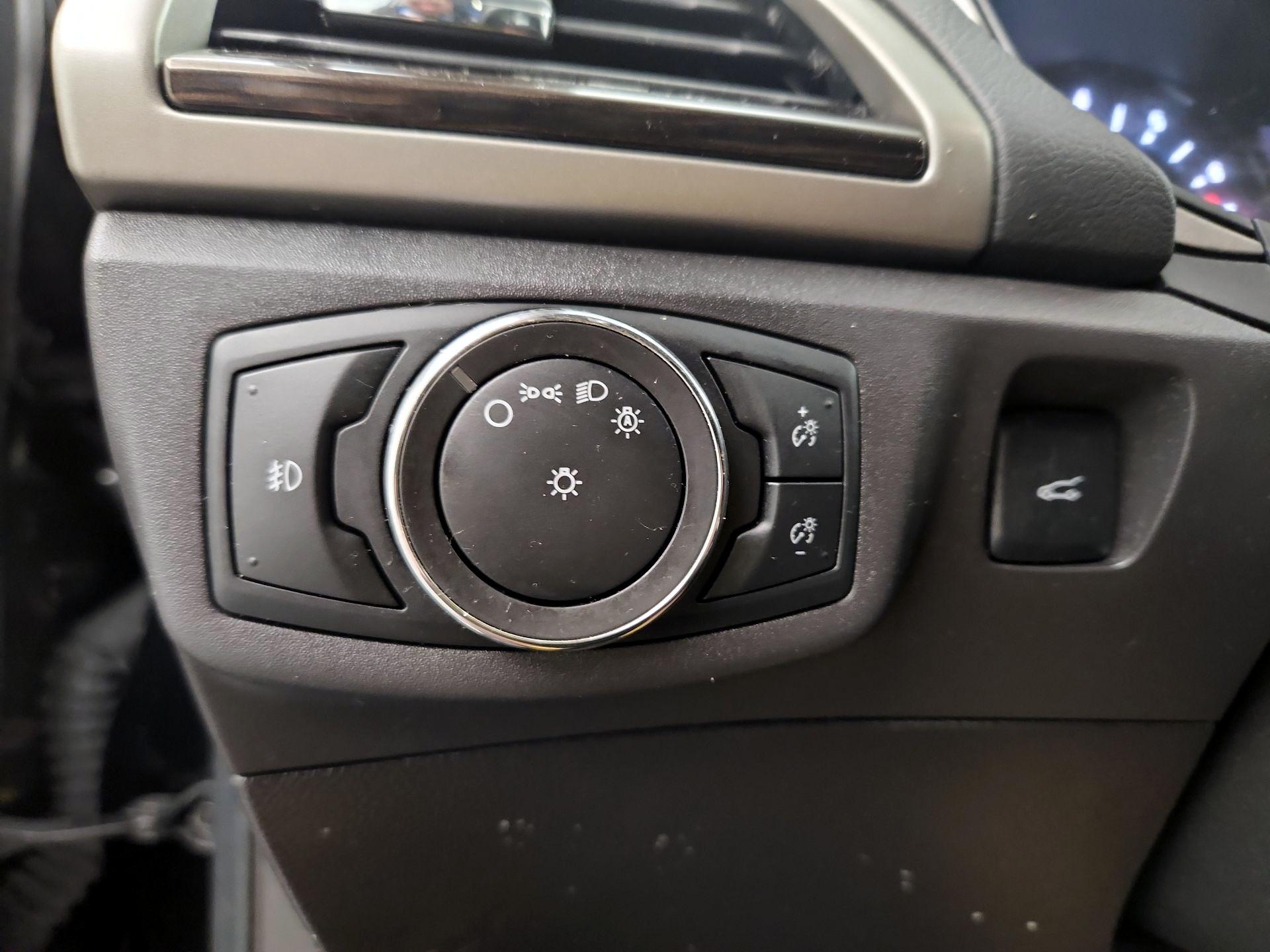 Thumbnail: 2015 Ford Fusion - 13