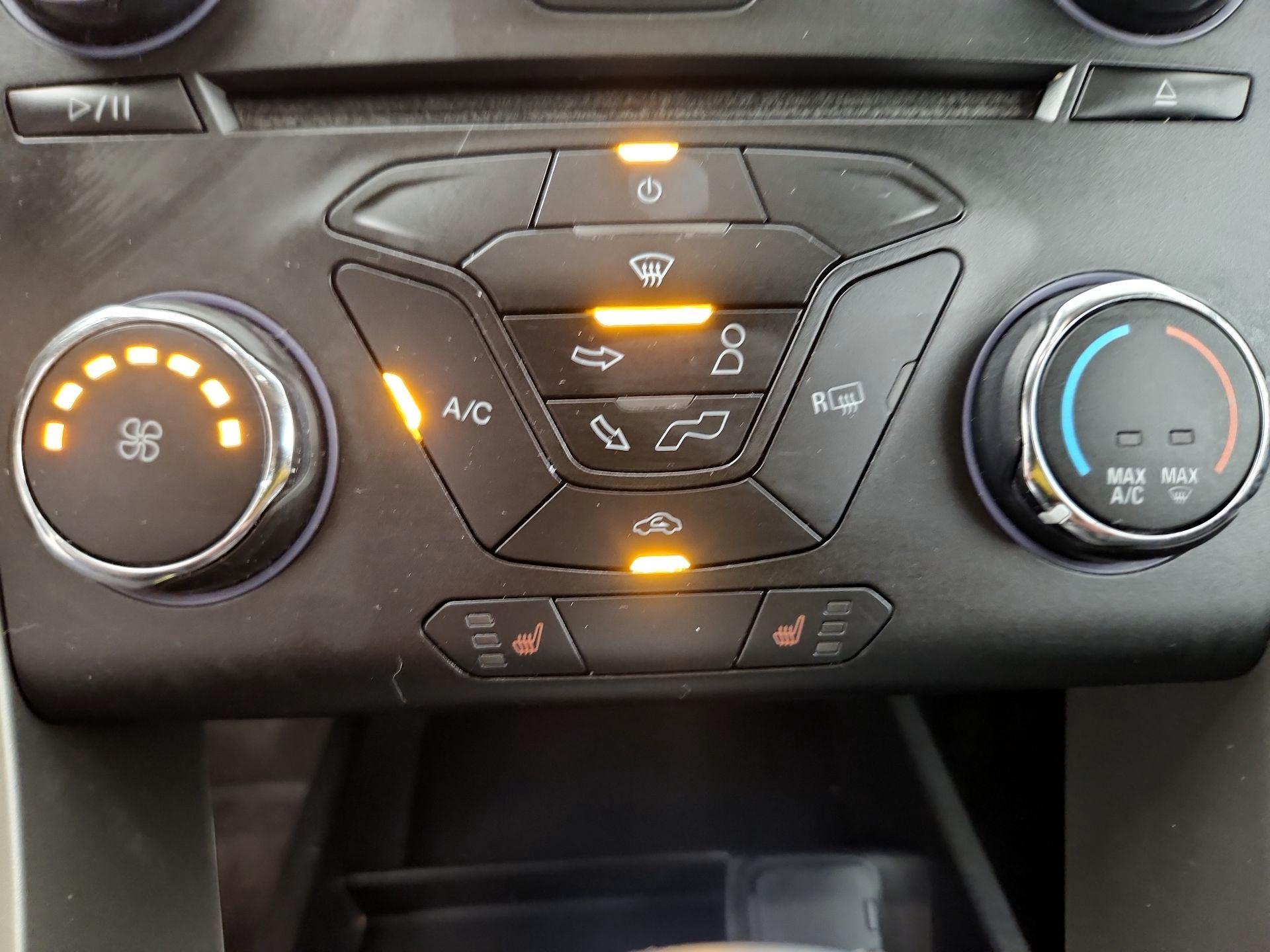 Thumbnail: 2015 Ford Fusion - 16