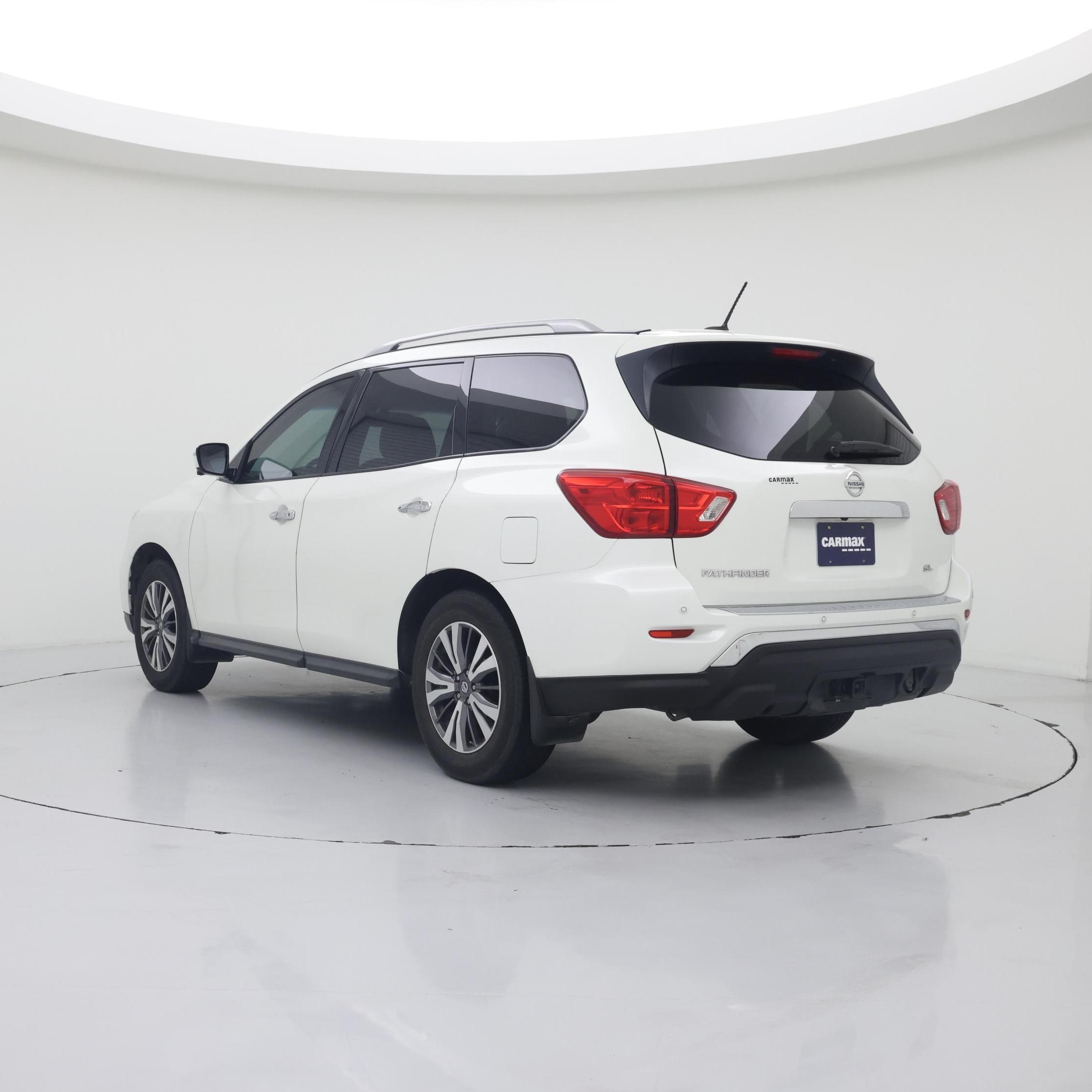 Thumbnail: 2017 Nissan Pathfinder - 2
