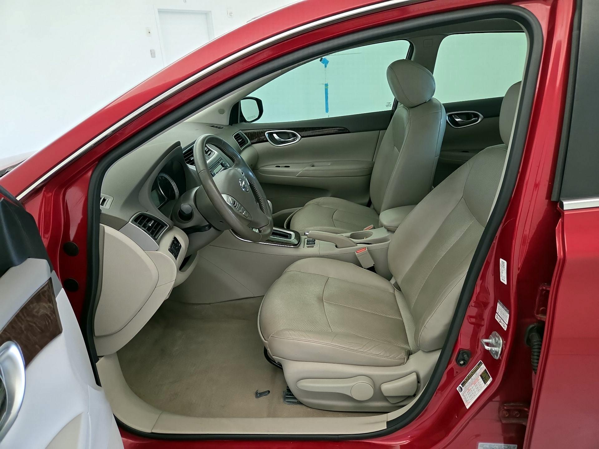 Thumbnail: 2014 Nissan Sentra - 11