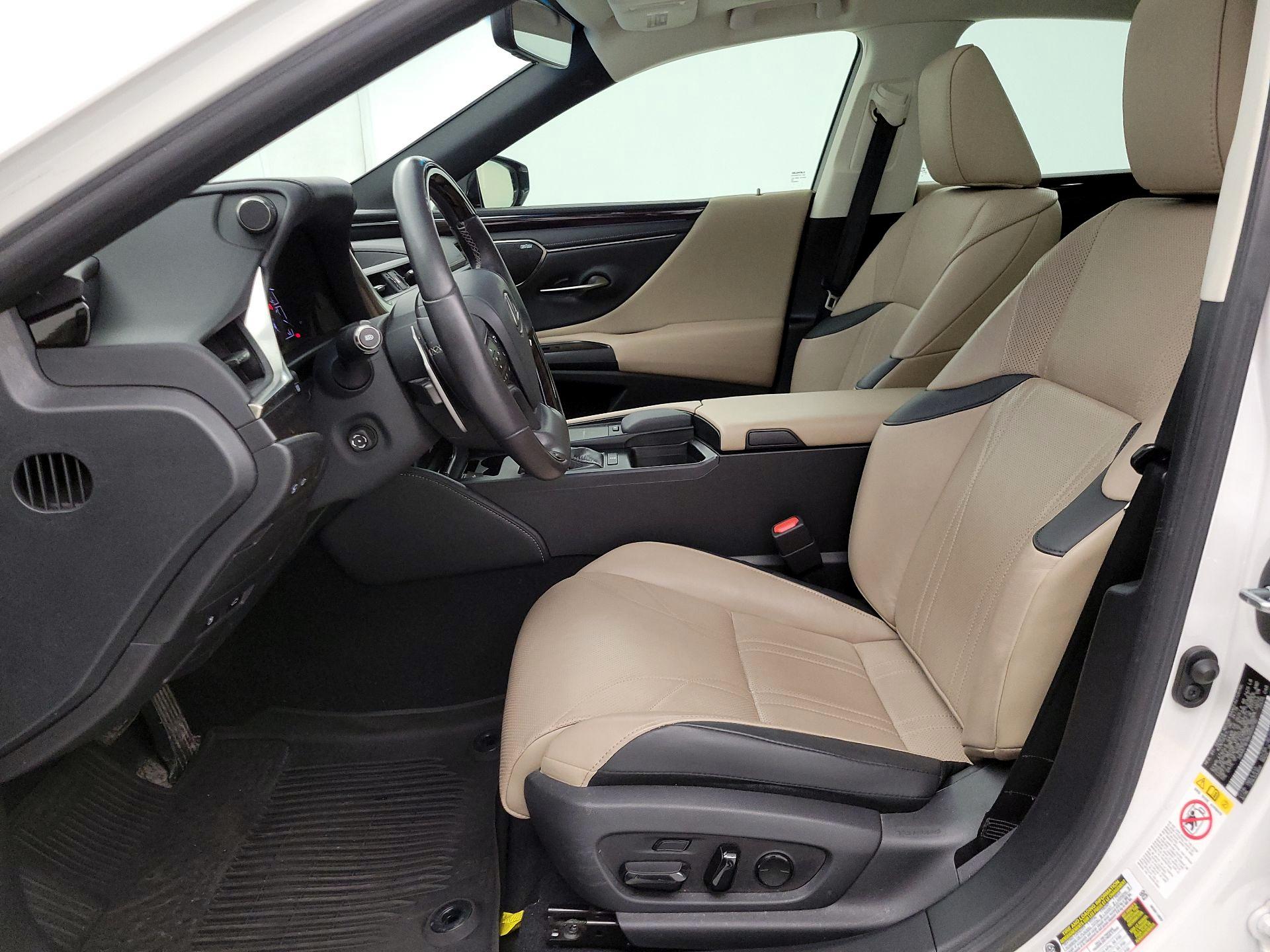 Thumbnail: 2019 Lexus ES - 11