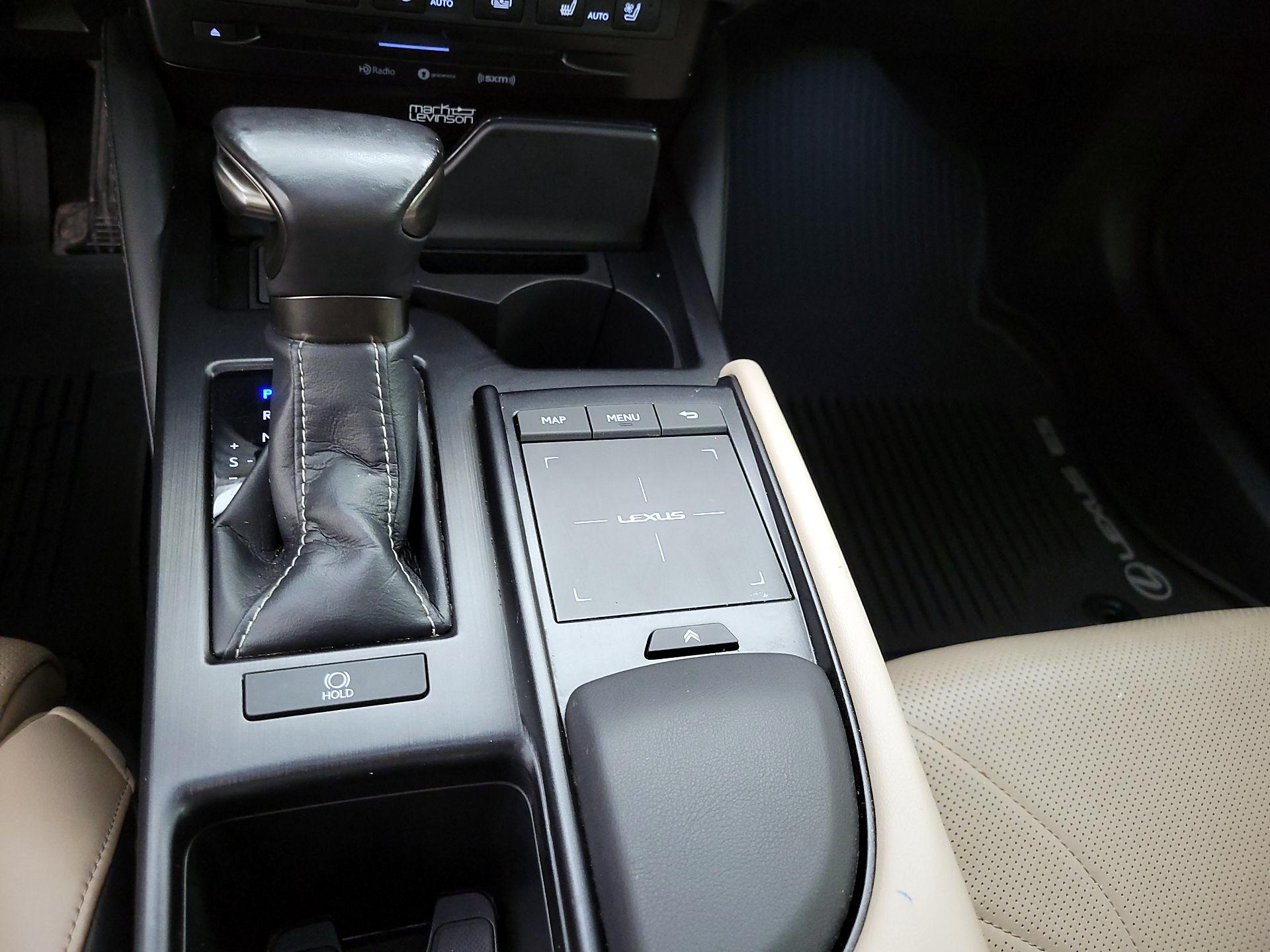 Thumbnail: 2019 Lexus ES - 18