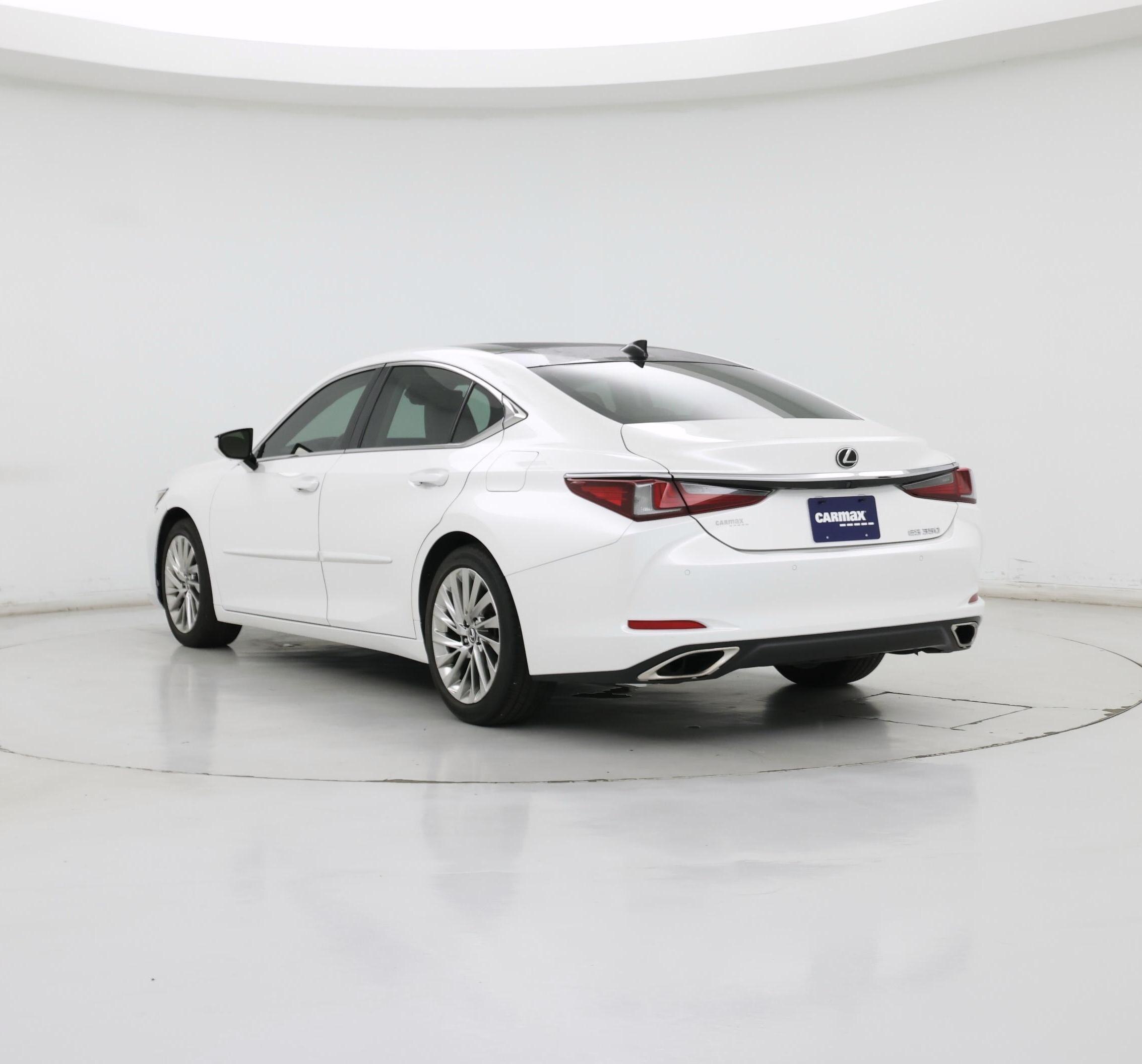 Thumbnail: 2019 Lexus ES - 2