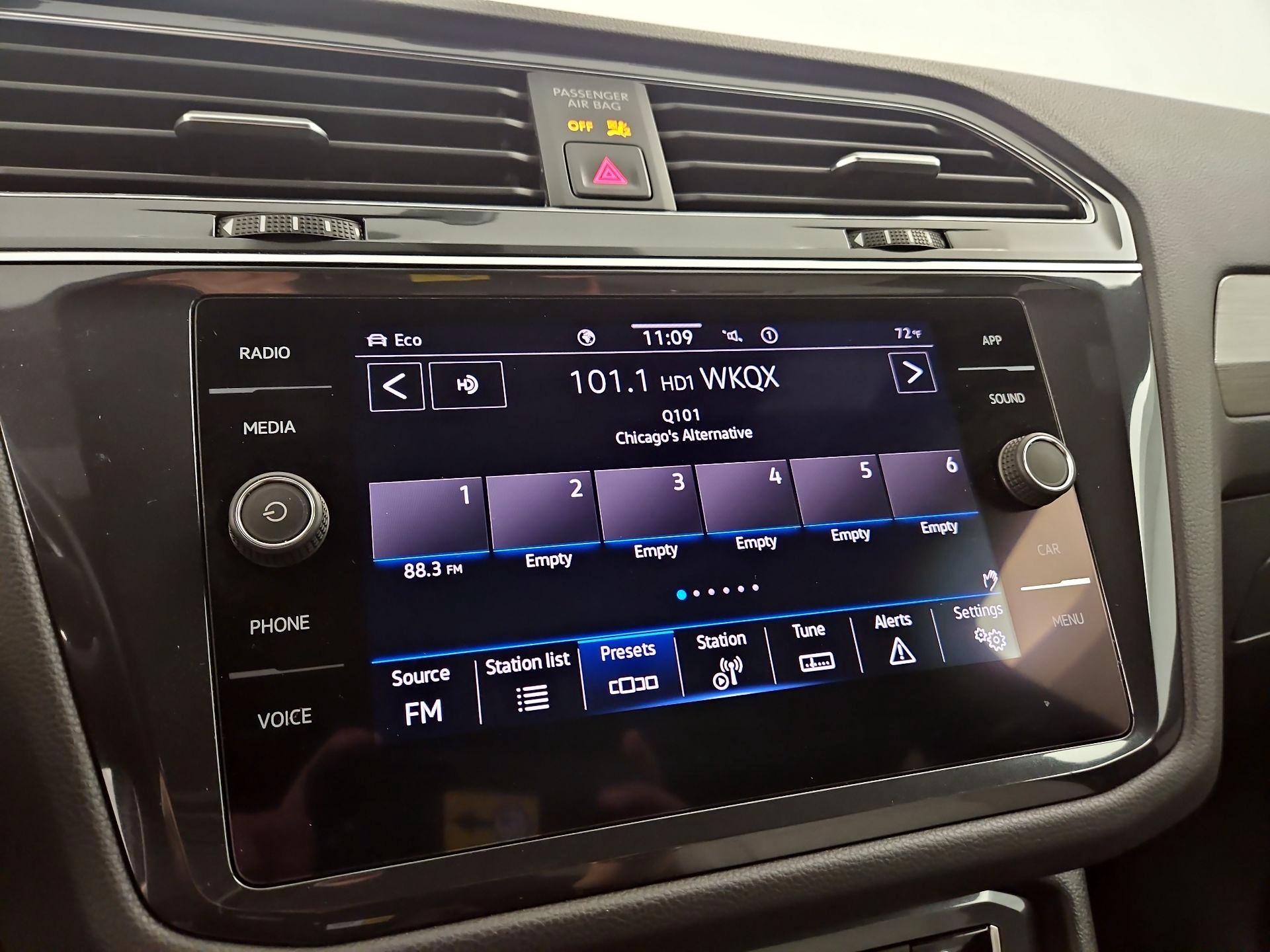 Thumbnail: 2021 Volkswagen Tiguan - 13