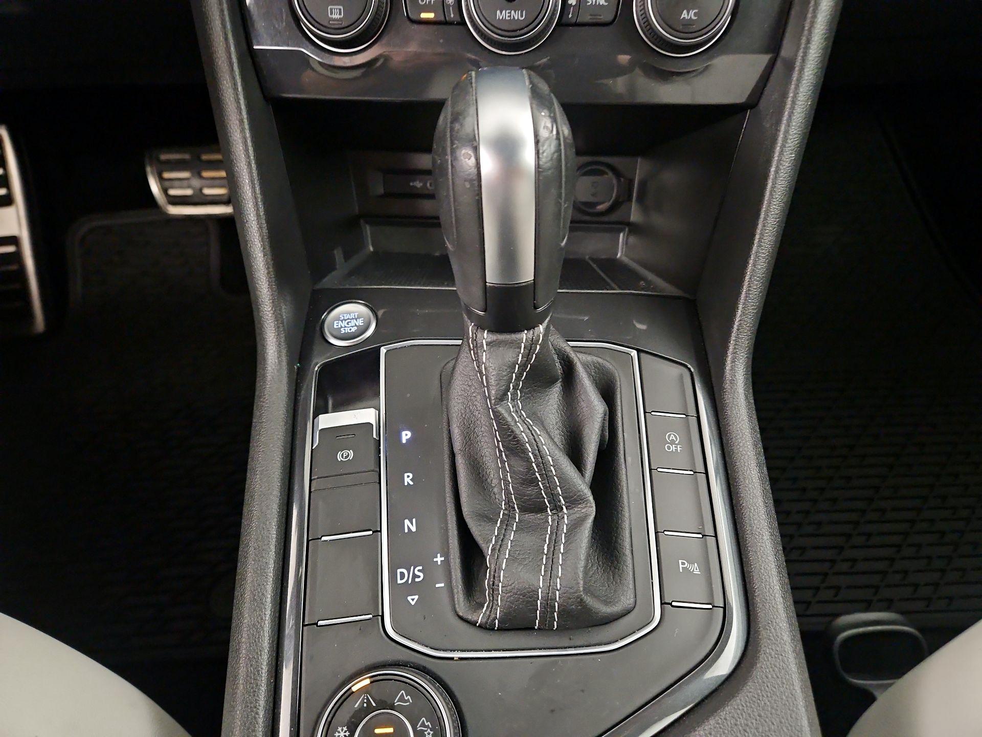Thumbnail: 2021 Volkswagen Tiguan - 15