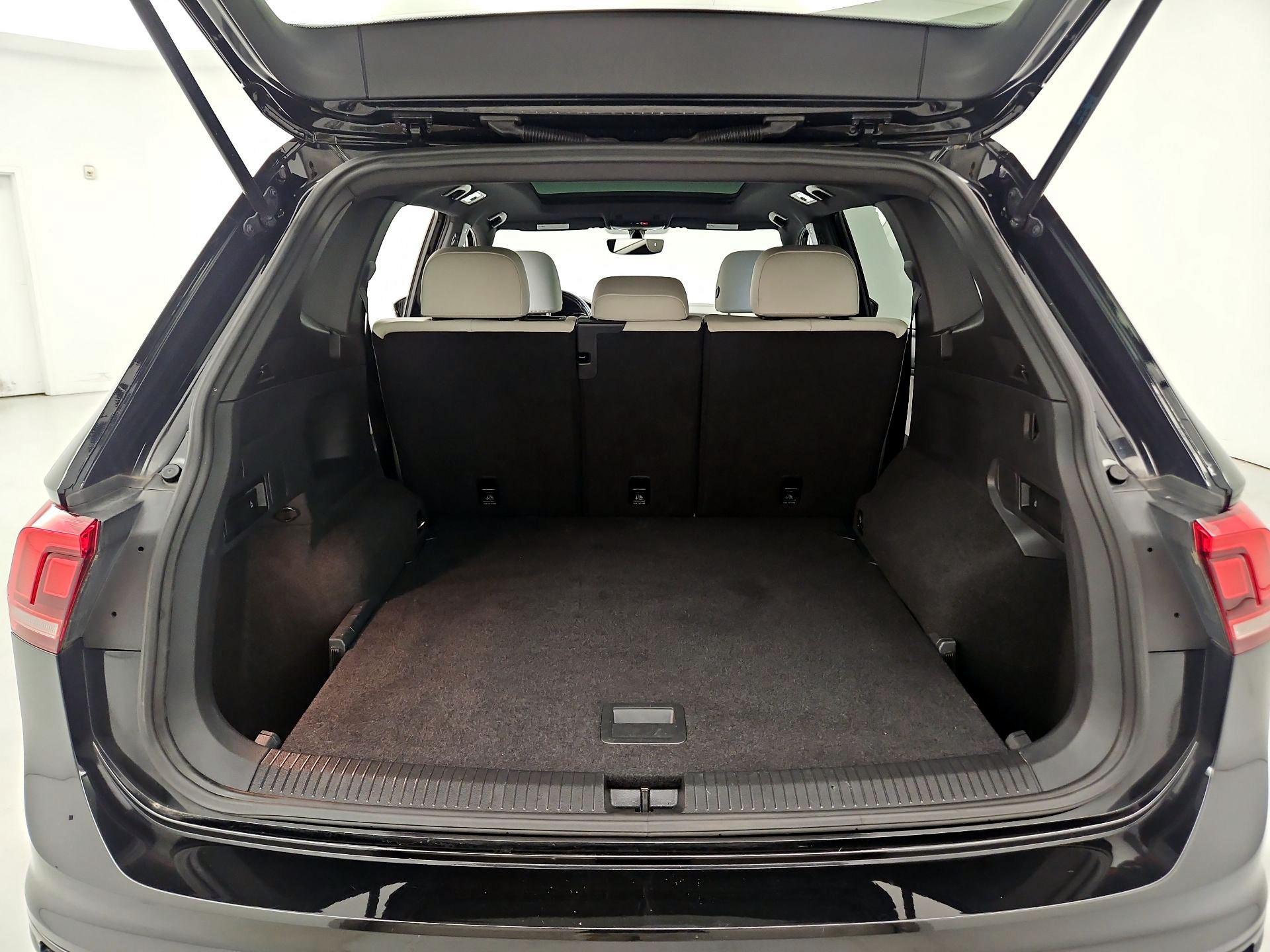 Thumbnail: 2021 Volkswagen Tiguan - 19