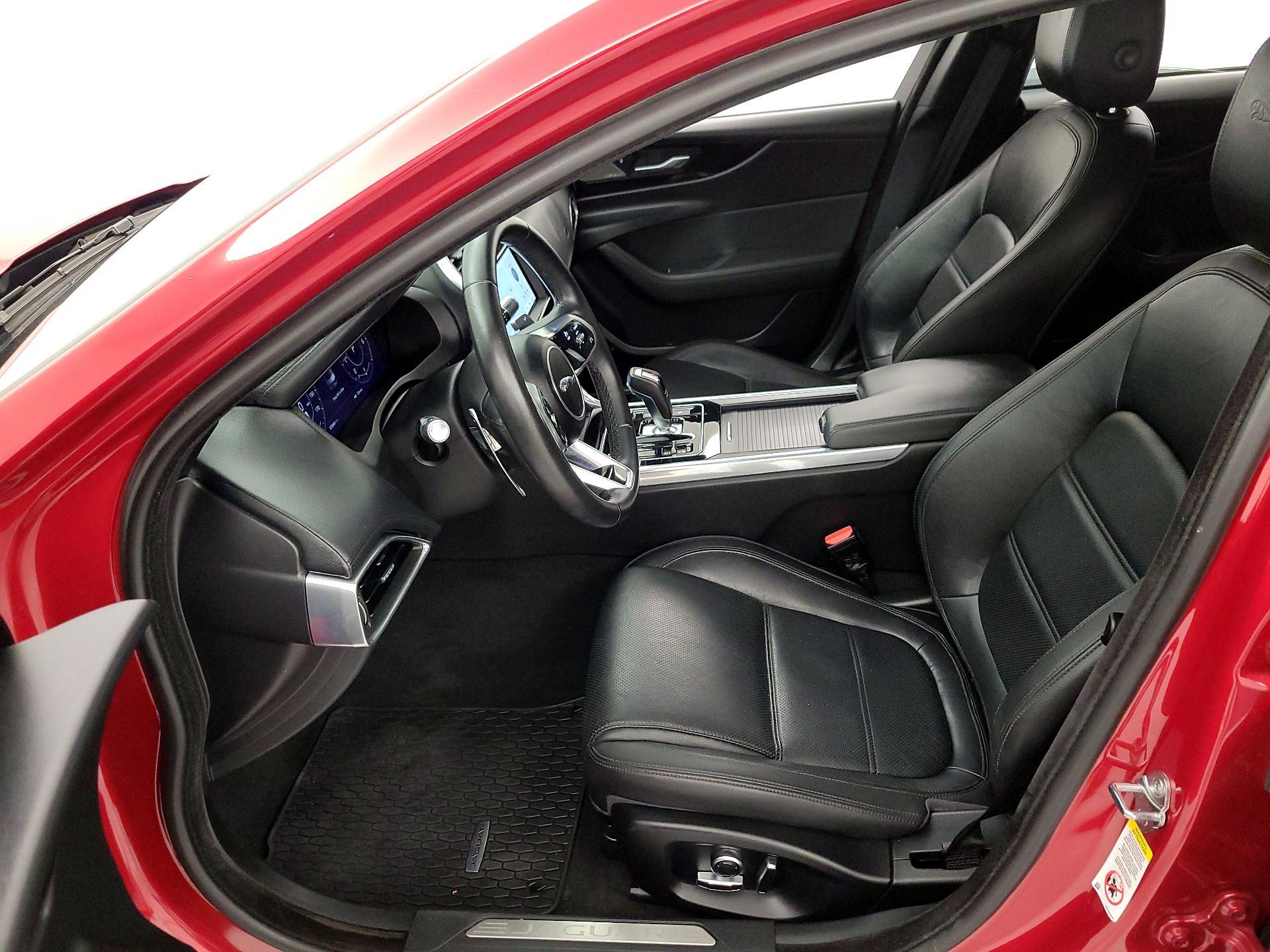 Thumbnail: 2020 Jaguar XE - 11