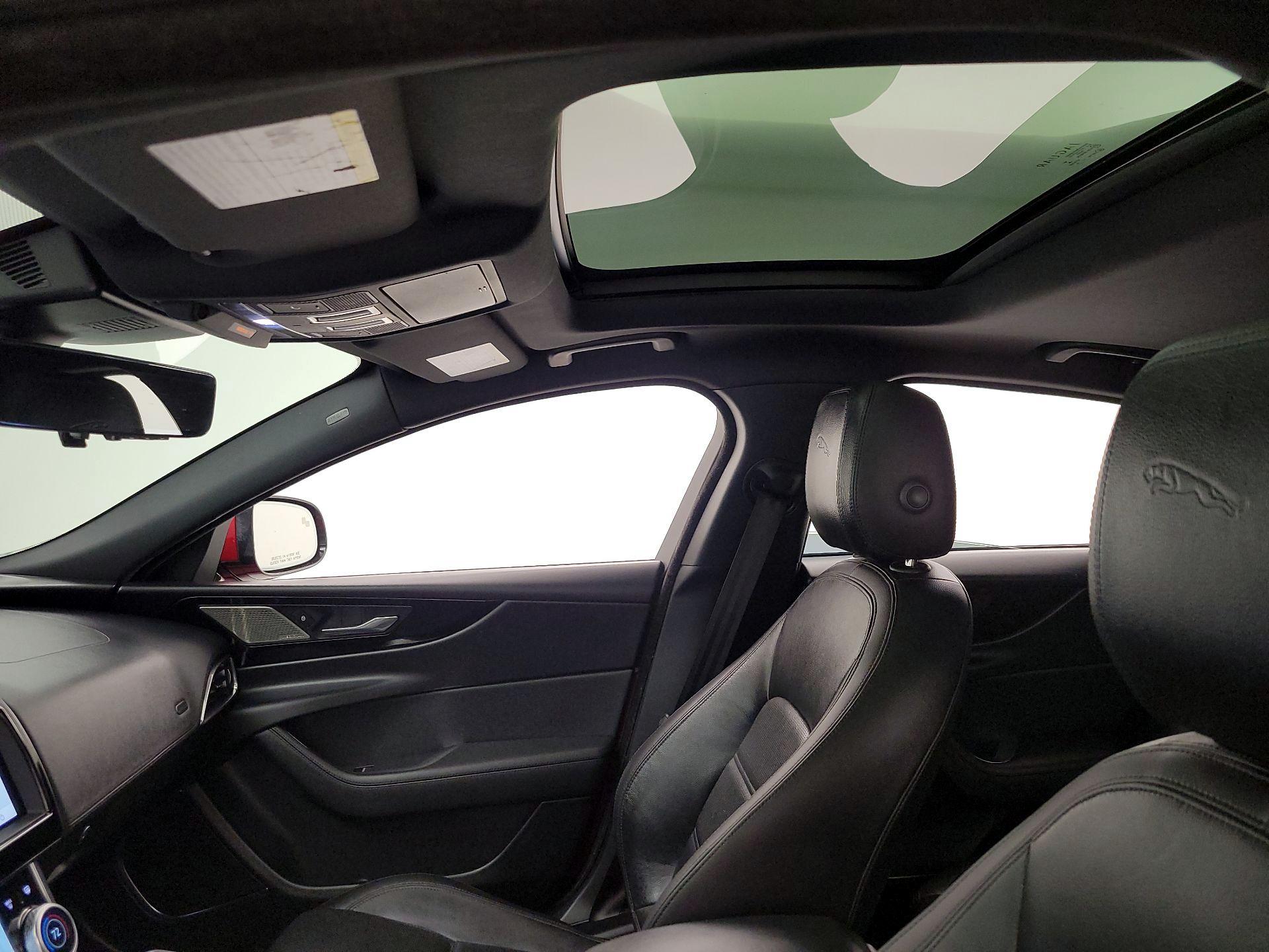 Thumbnail: 2020 Jaguar XE - 18