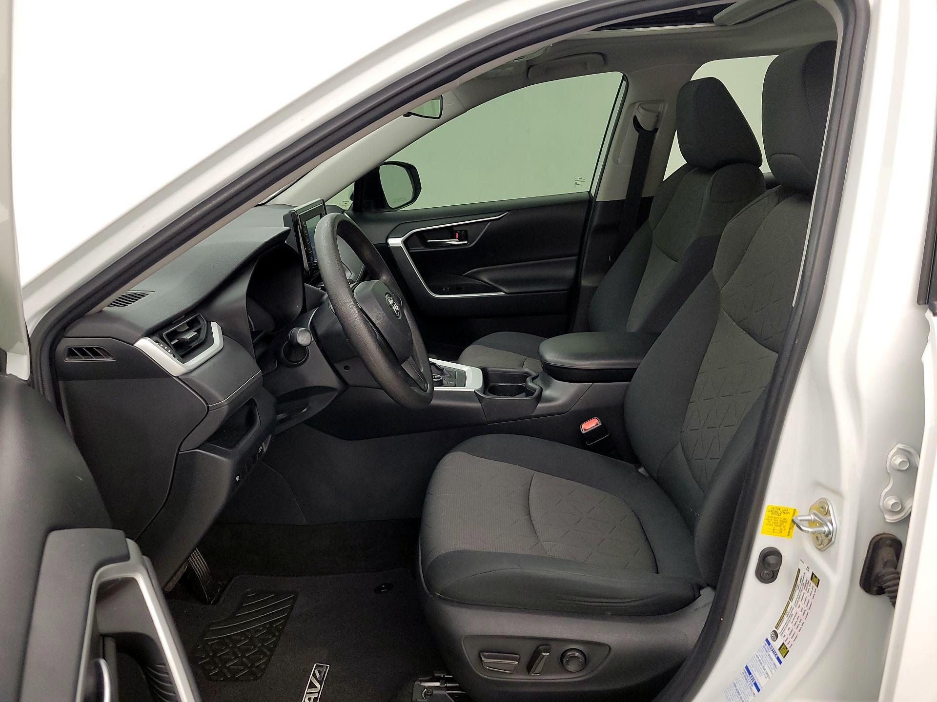 Thumbnail: 2019 Toyota RAV4 - 11