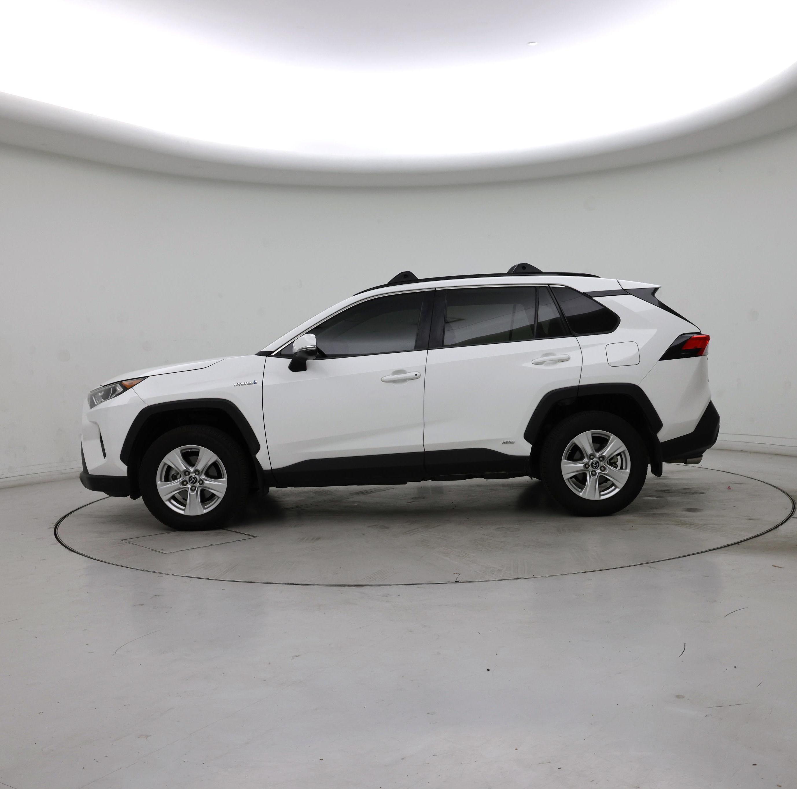 Thumbnail: 2019 Toyota RAV4 - 3