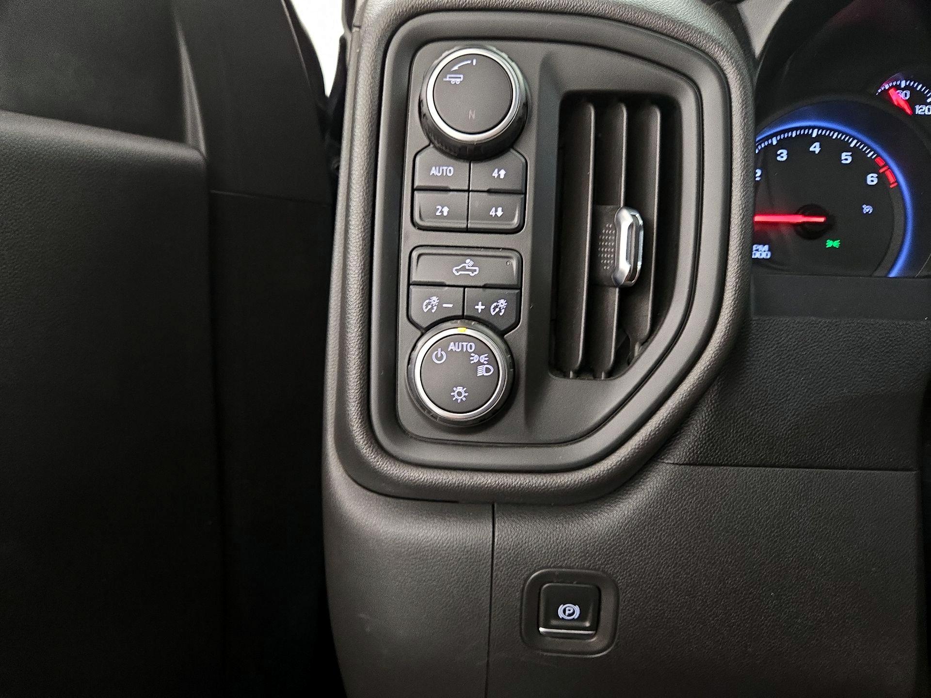 Thumbnail: 2021 Chevrolet Silverado 1500 - 13