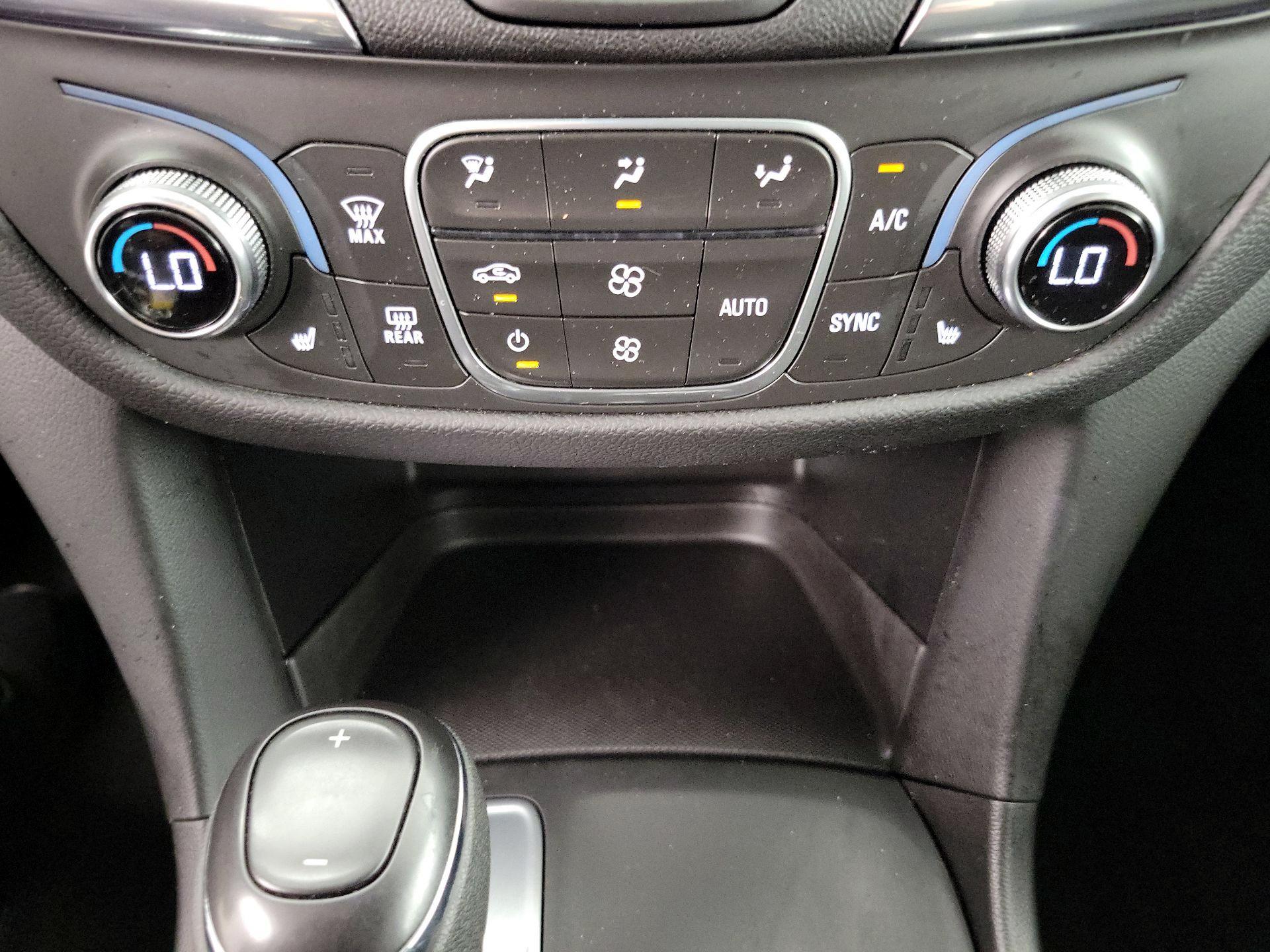Thumbnail: 2020 Chevrolet Equinox - 17