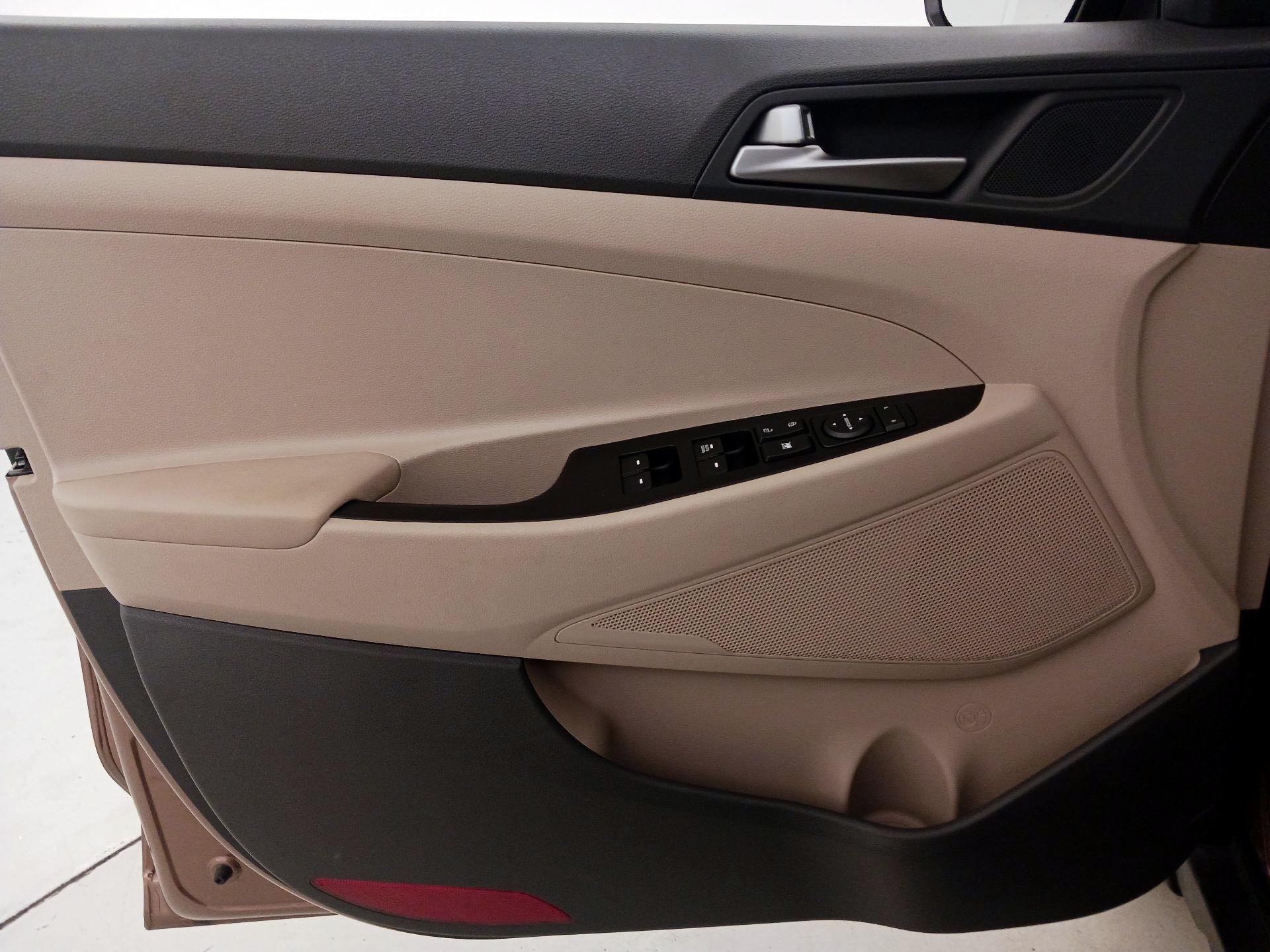 Thumbnail: 2017 Hyundai Tucson - 12
