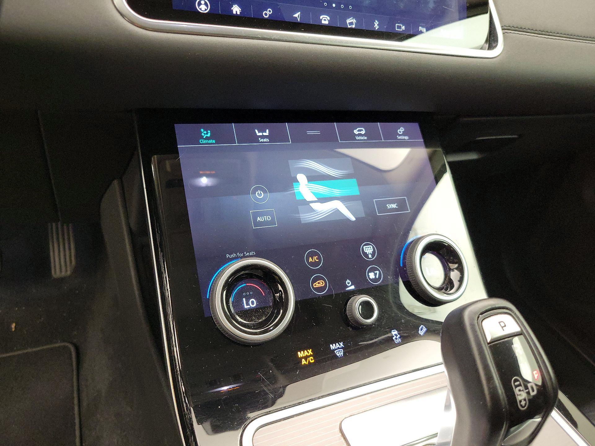 Thumbnail: 2020 Land Rover Range Rover Evoque - 16