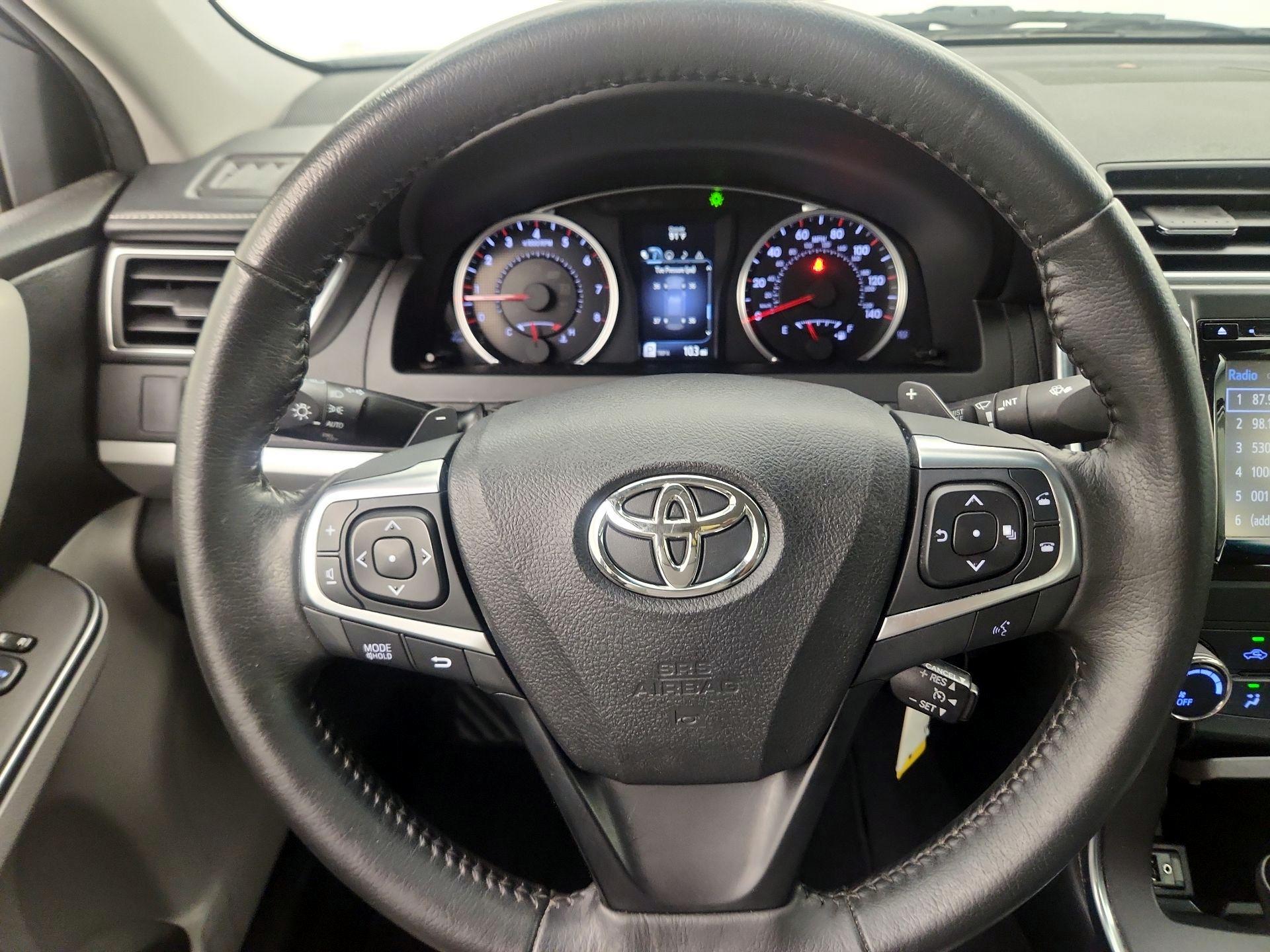 Thumbnail: 2016 Toyota Camry - 10