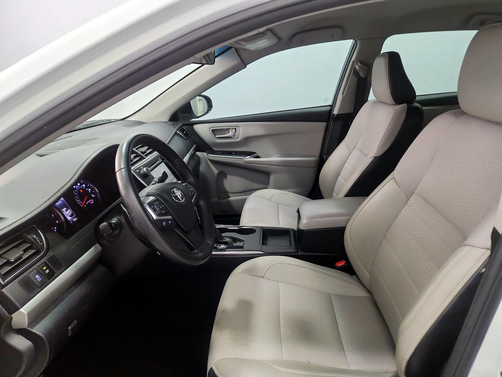 Thumbnail: 2016 Toyota Camry - 11