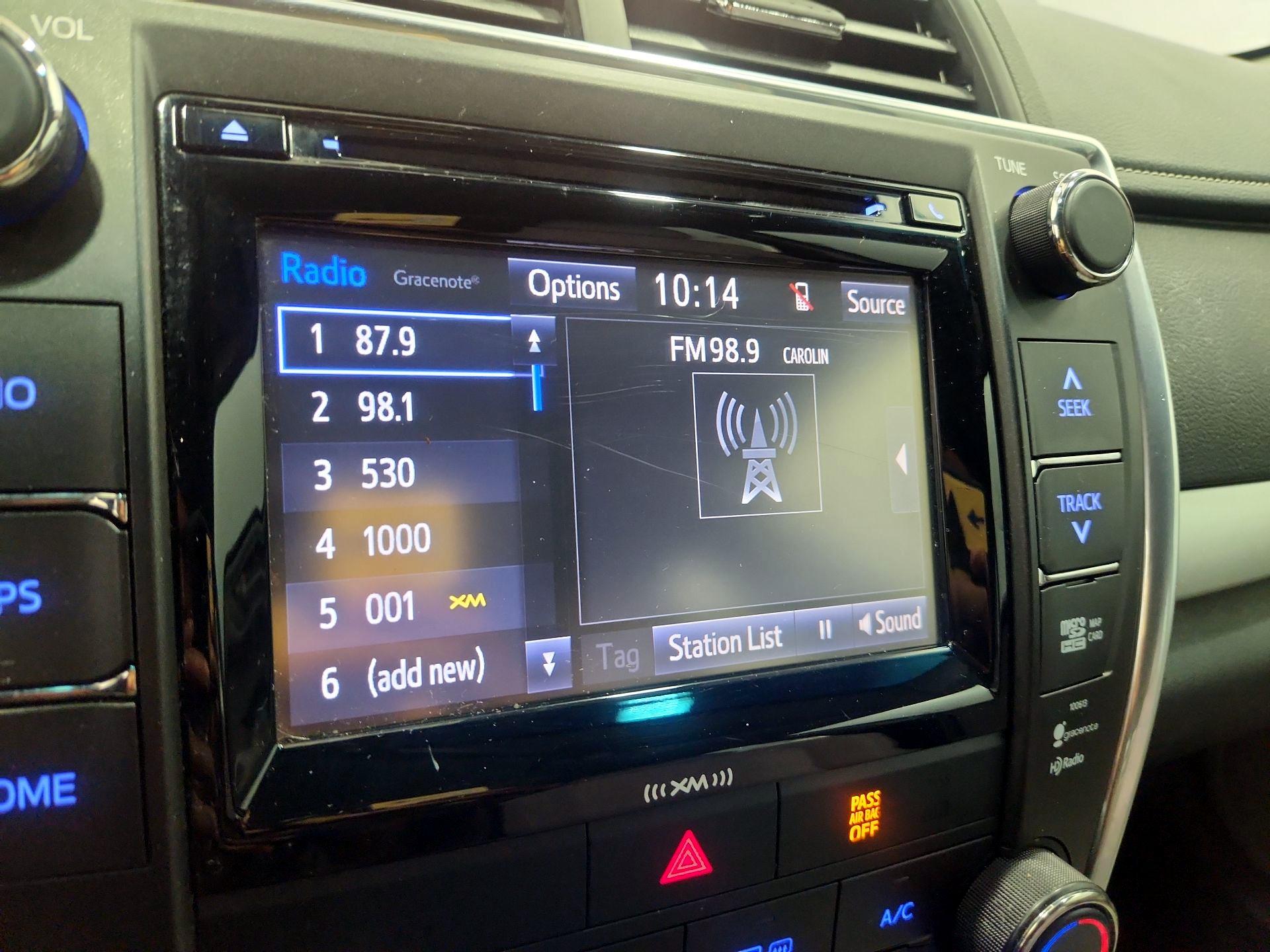 Thumbnail: 2016 Toyota Camry - 15