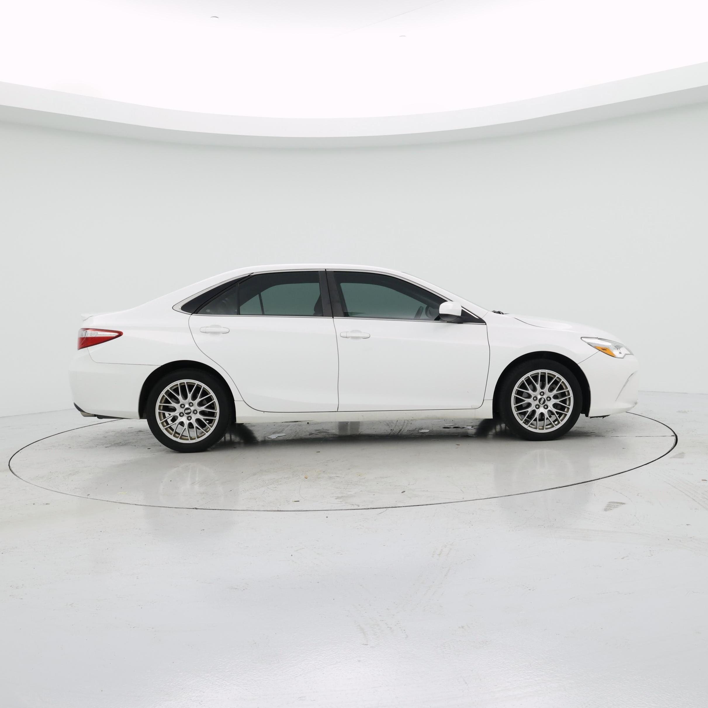 Thumbnail: 2016 Toyota Camry - 7