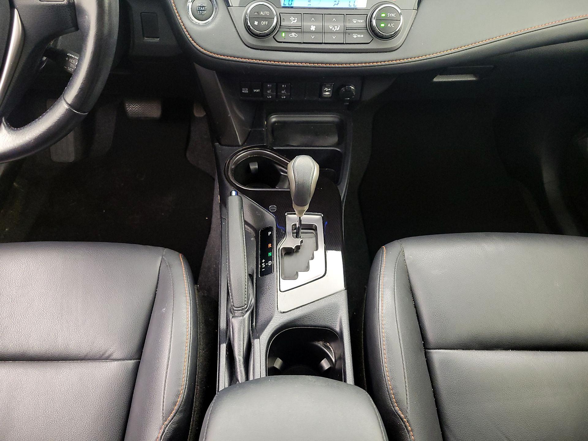 Thumbnail: 2016 Toyota RAV4 - 17