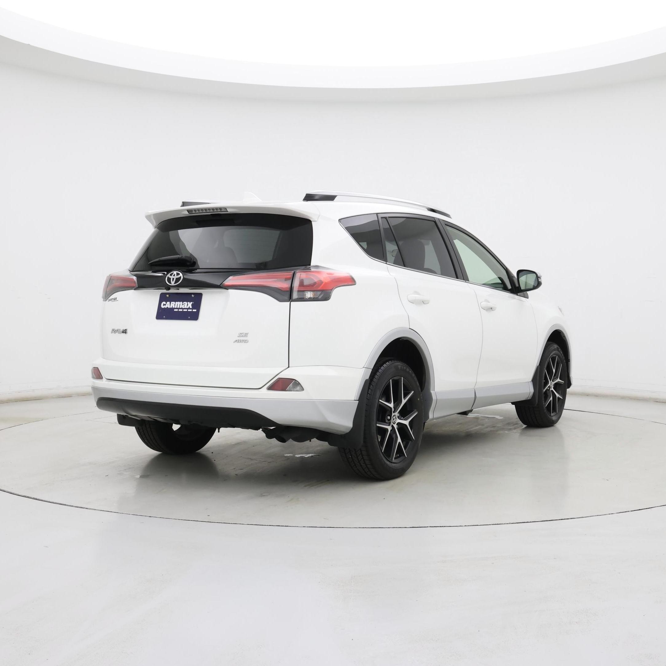 Thumbnail: 2016 Toyota RAV4 - 8