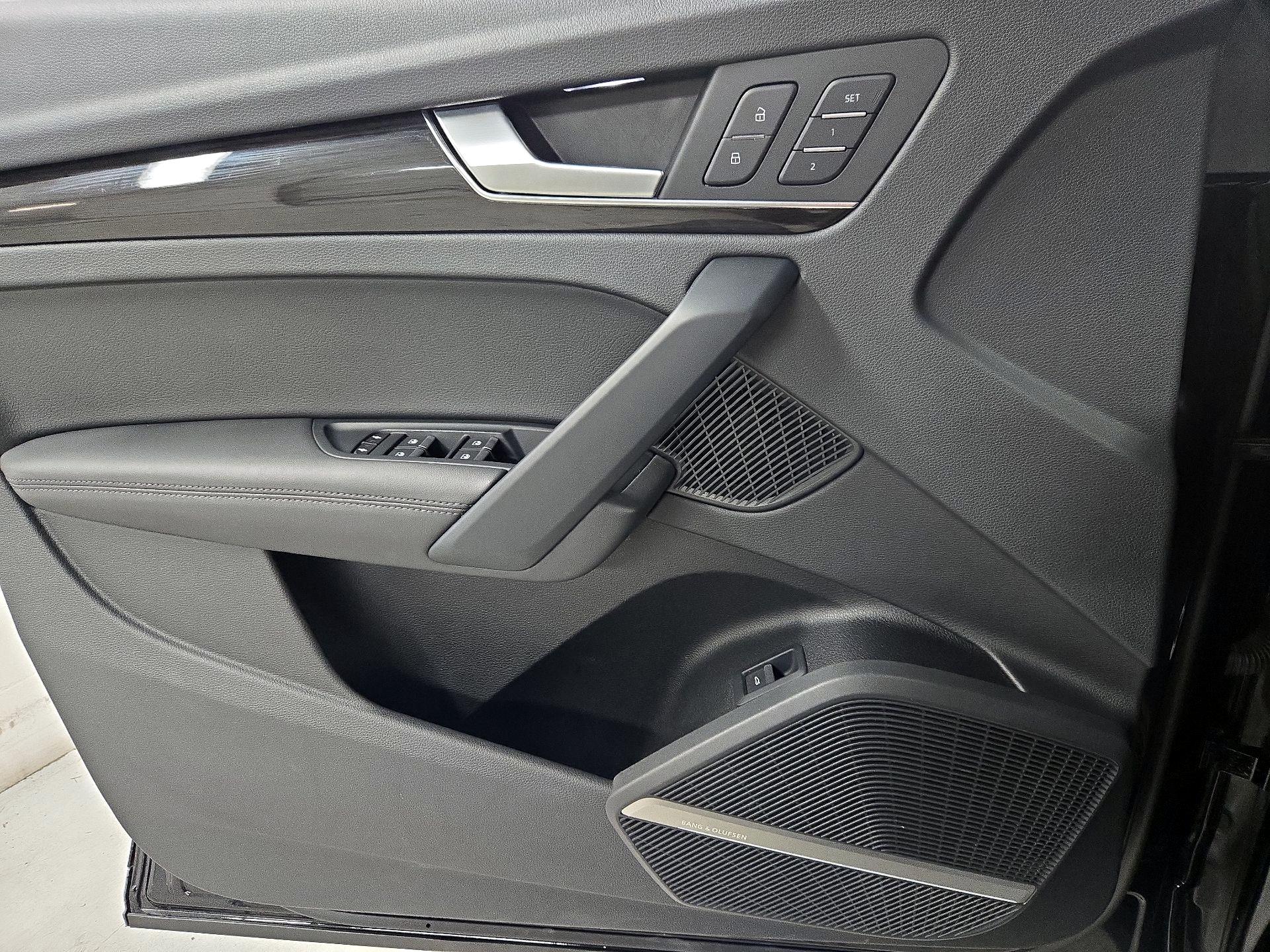 Thumbnail: 2020 Audi Q5 - 12