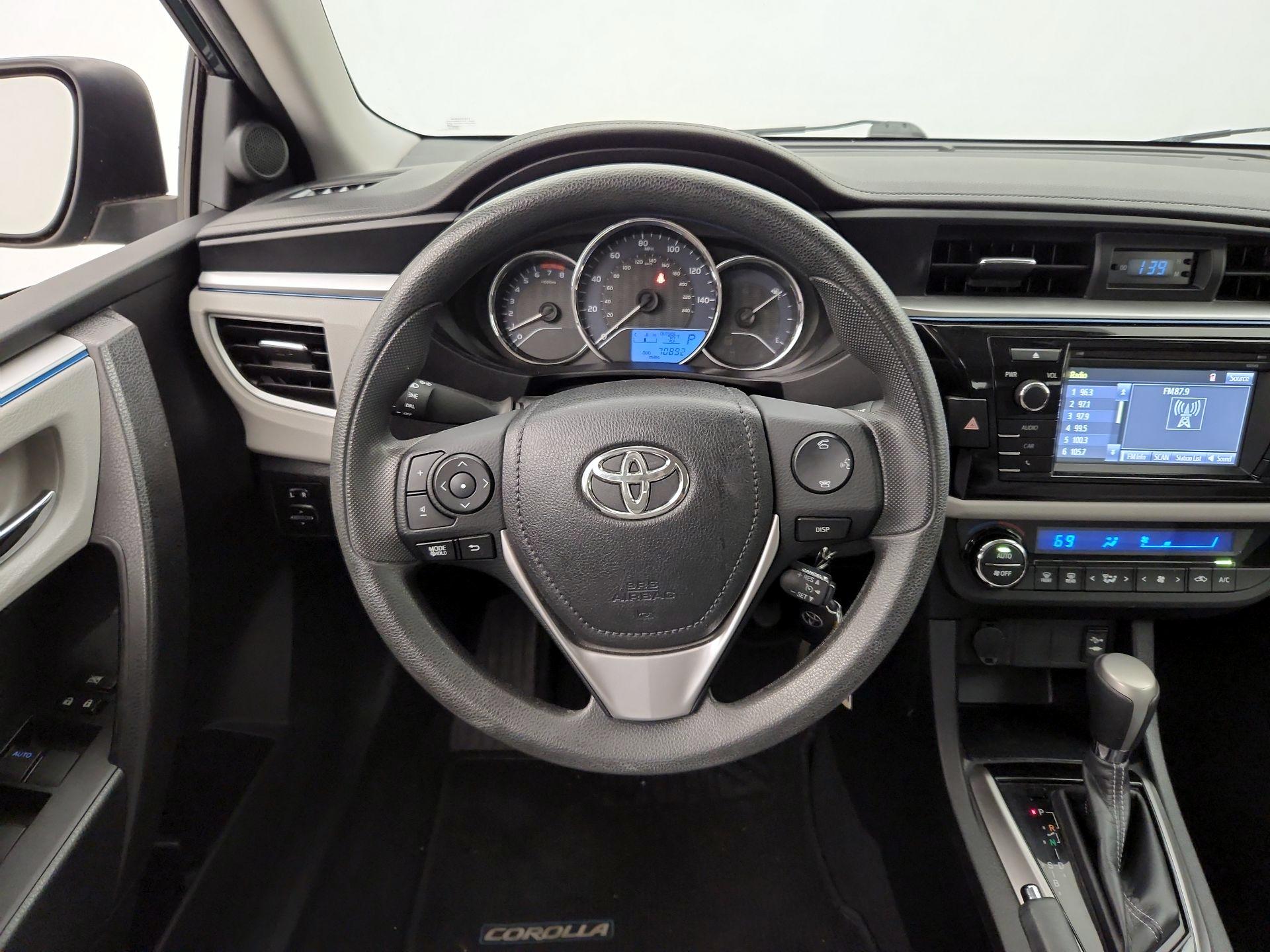 Thumbnail: 2015 Toyota Corolla - 10