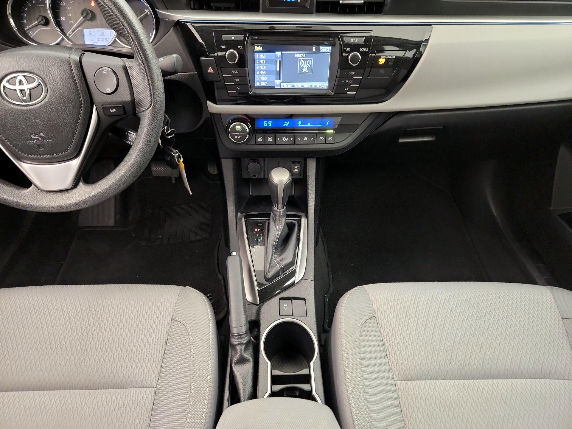 Thumbnail: 2015 Toyota Corolla - 17