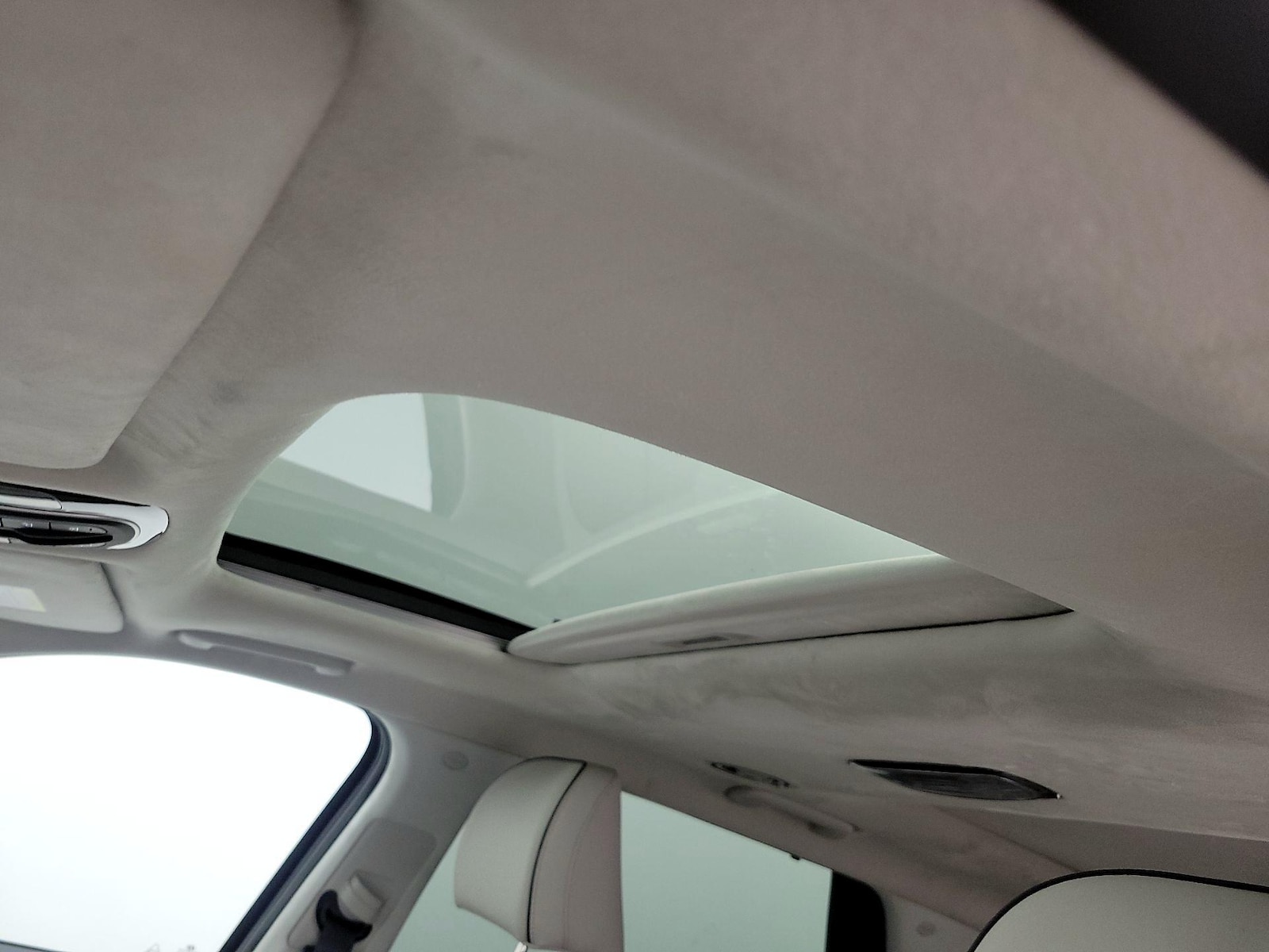 Sunroof(s) & Skylight(s)