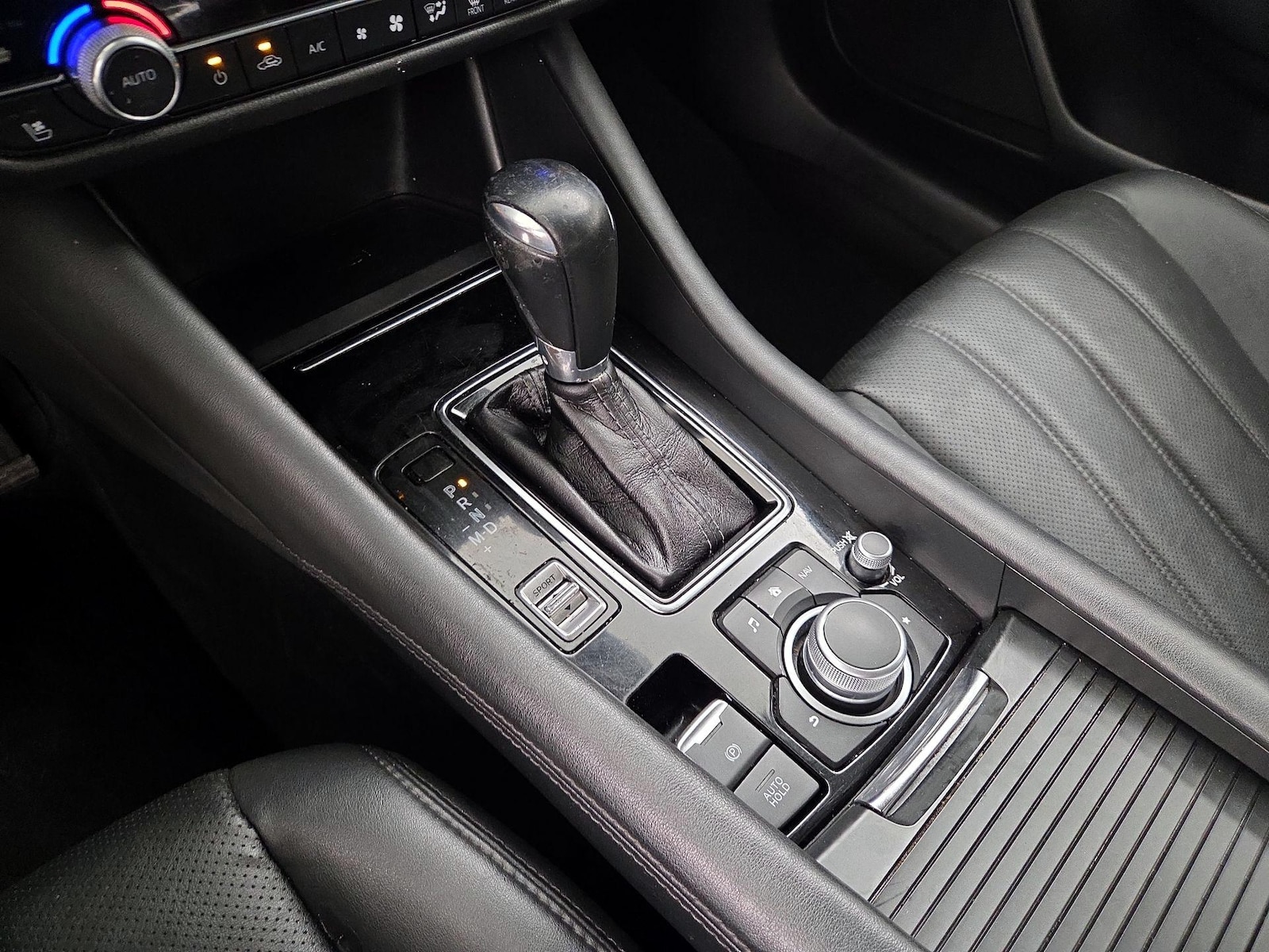 2021 Mazda MAZDA6 Touring - Photo 18