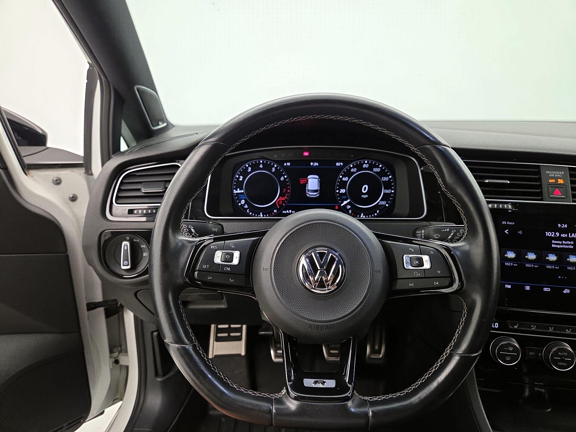 Thumbnail: 2018 Volkswagen Golf - 10